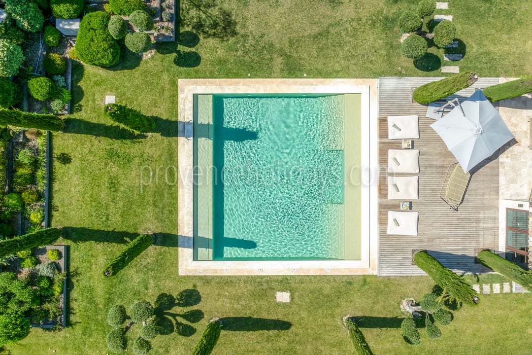 0 - Mas de la Calade: Villa: Pool