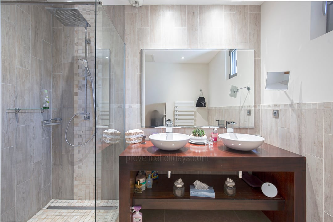6 - Villa Trame d\'Or: Villa: Bathroom