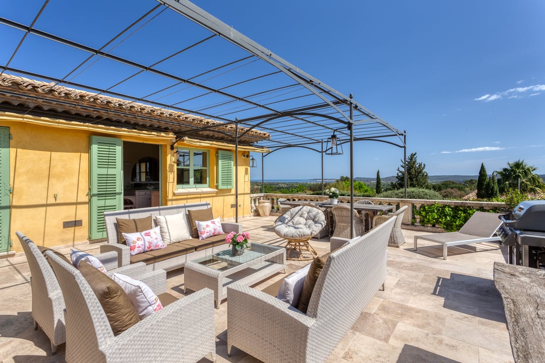 3 - Bastide Eternelle: Villa: Exterior
