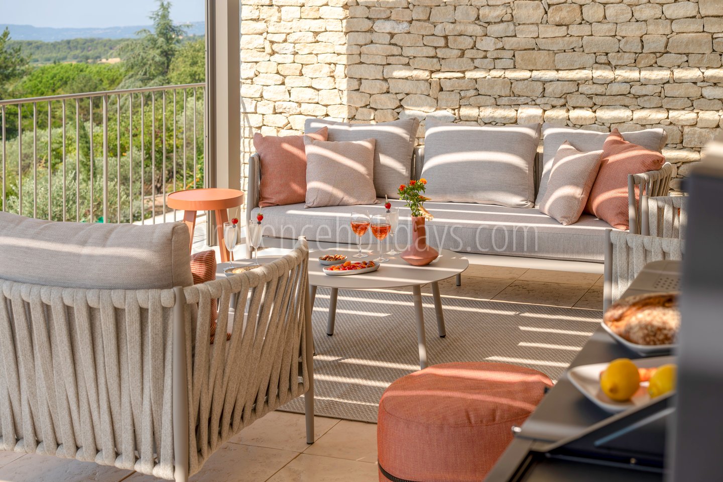 20 - Villa Clair de Luberon: Villa: Exterior
