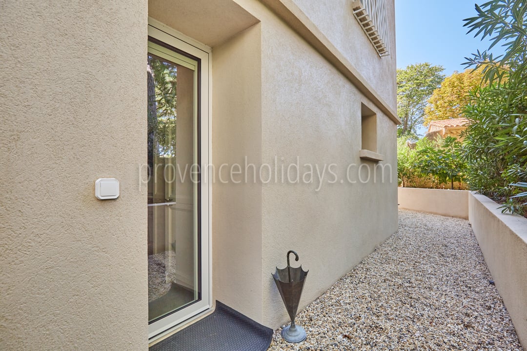63 - Le Reflet d\'Aix: Villa: Exterior