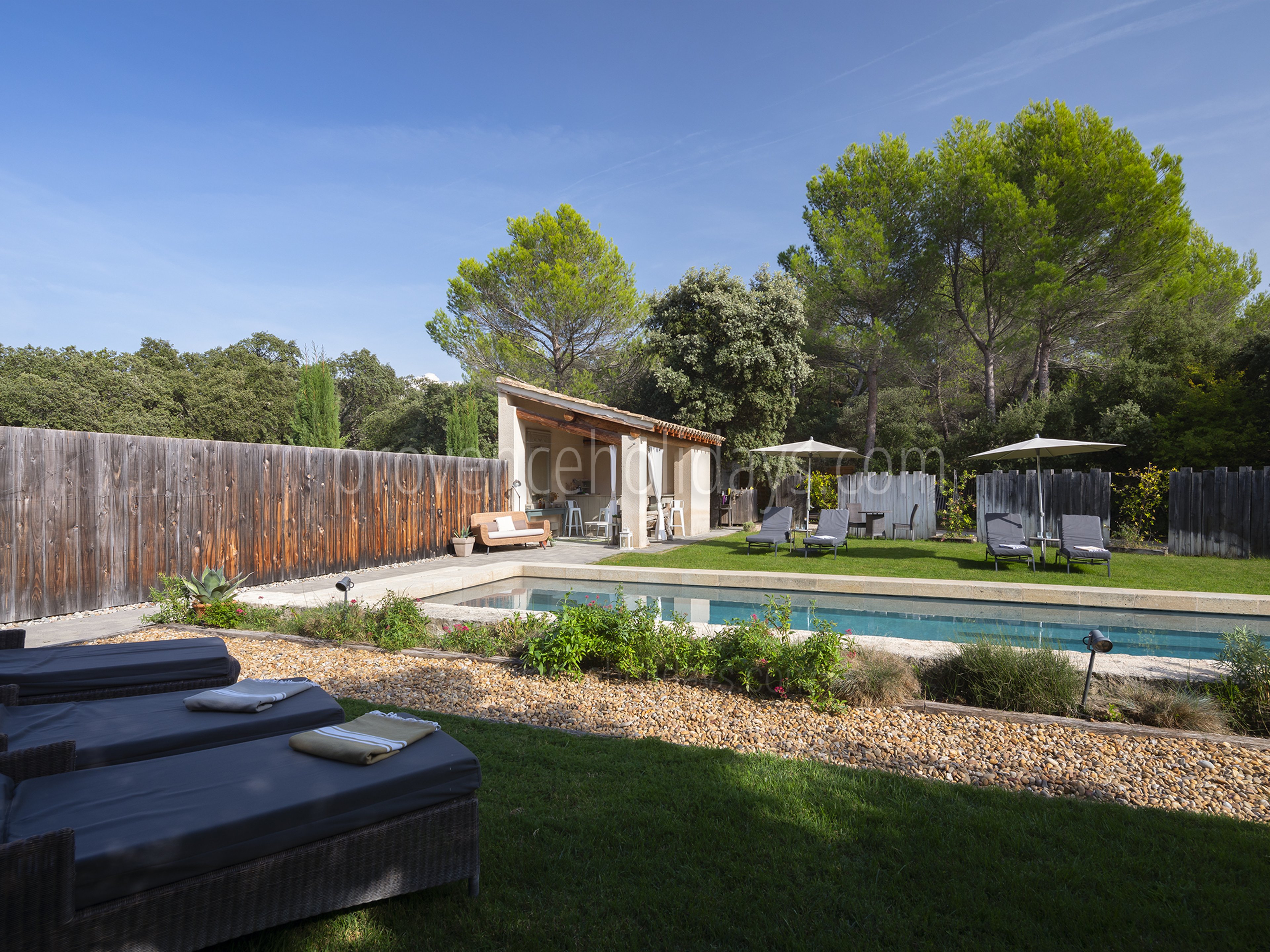 27 - Bergerie de Beaumes: Villa: Exterior