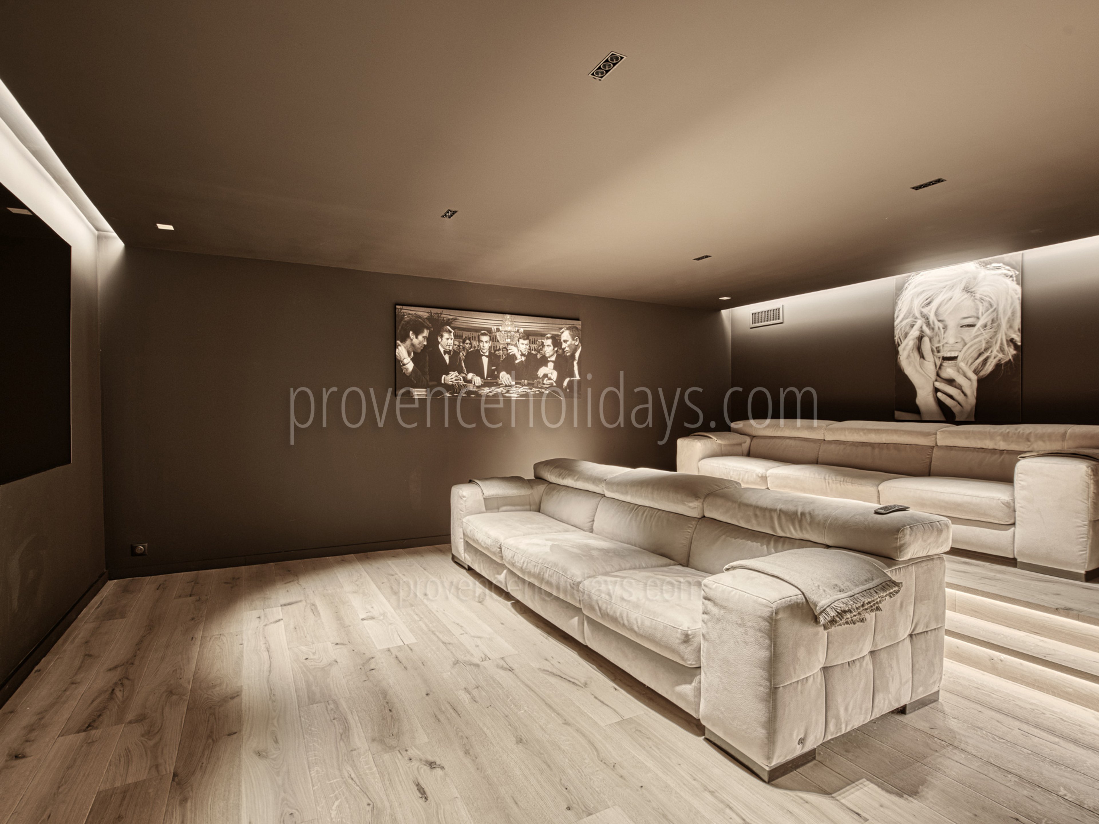 19 - Villa Neptune: Villa: Interior