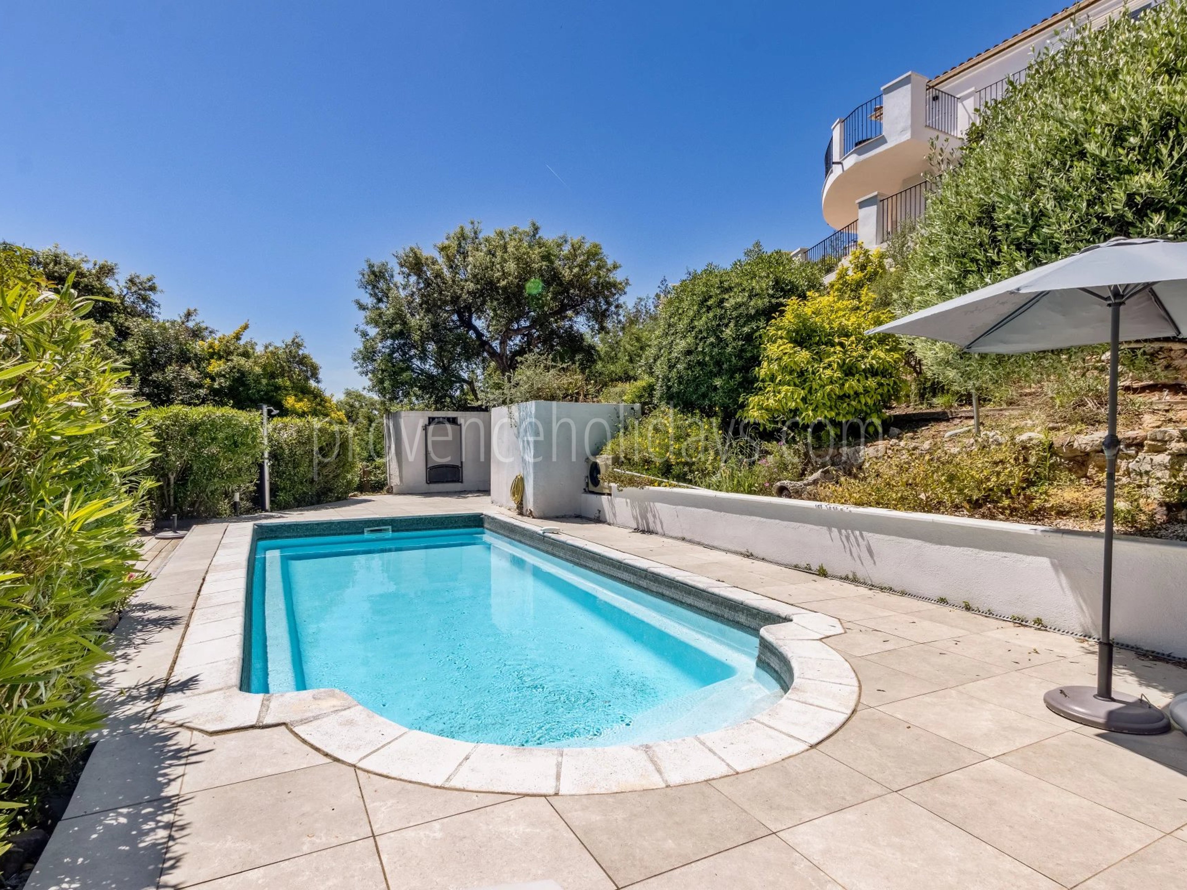 31 - Zeitgenössische Villa in Saint-Raphaël: Villa: Pool