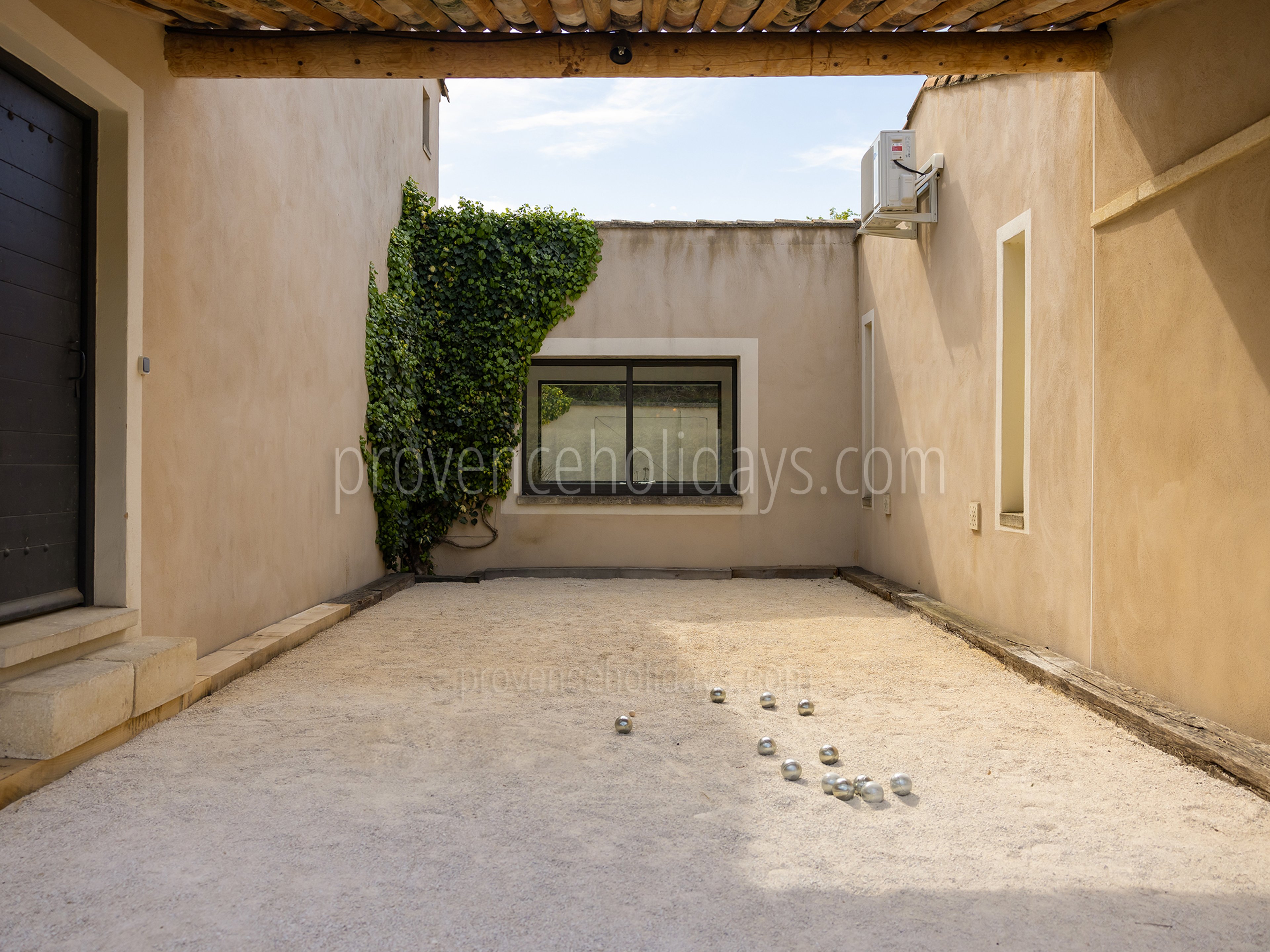 15 - Villa Sainte Marthe: Villa: Exterior
