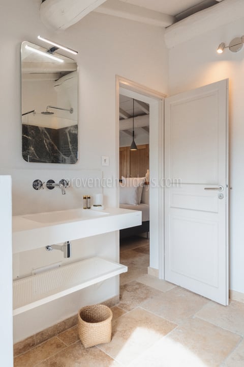 67 - Mas Calisson: Villa: Bathroom
