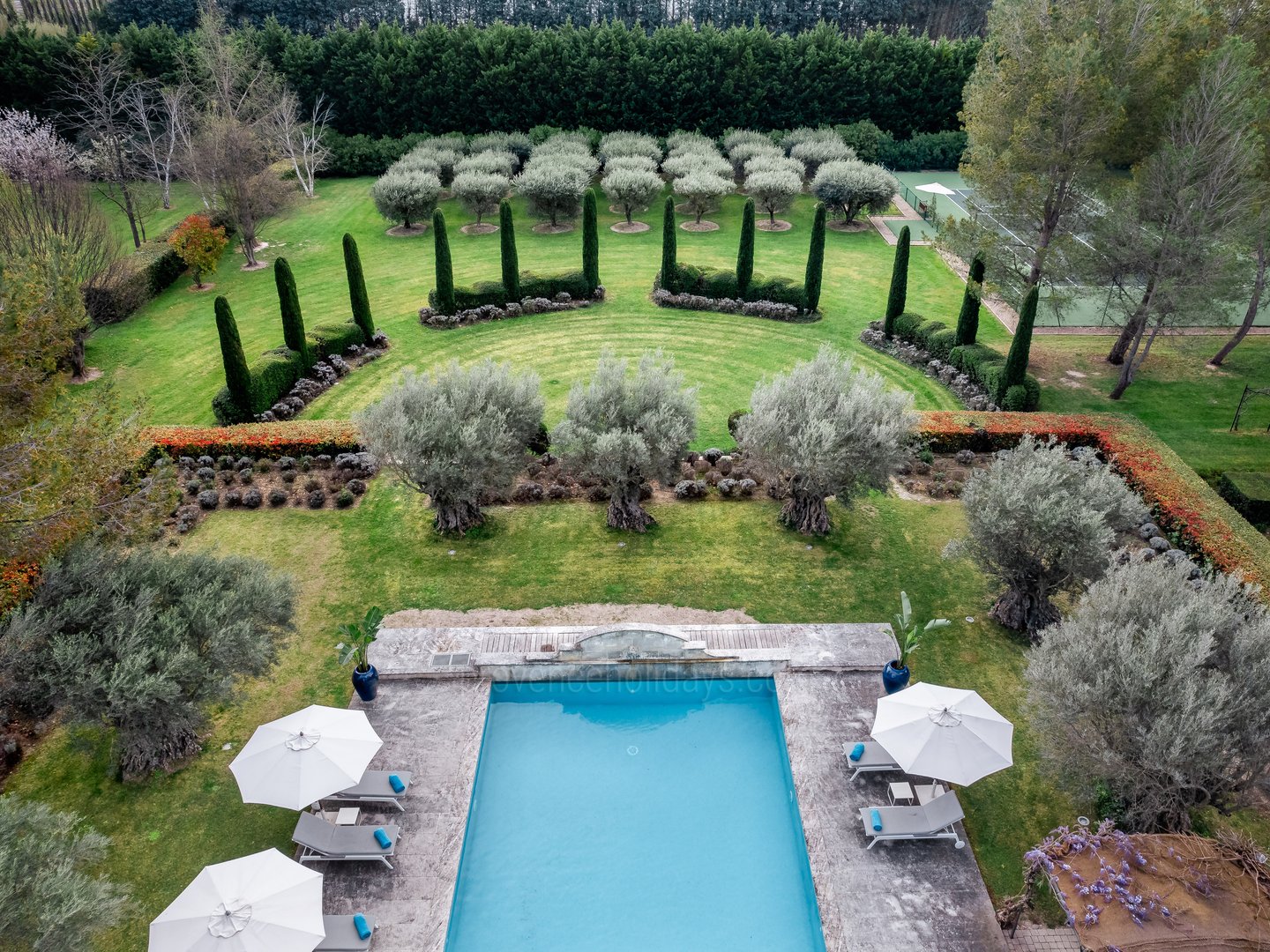 26 - Eden Provençal: Villa: Exterior
