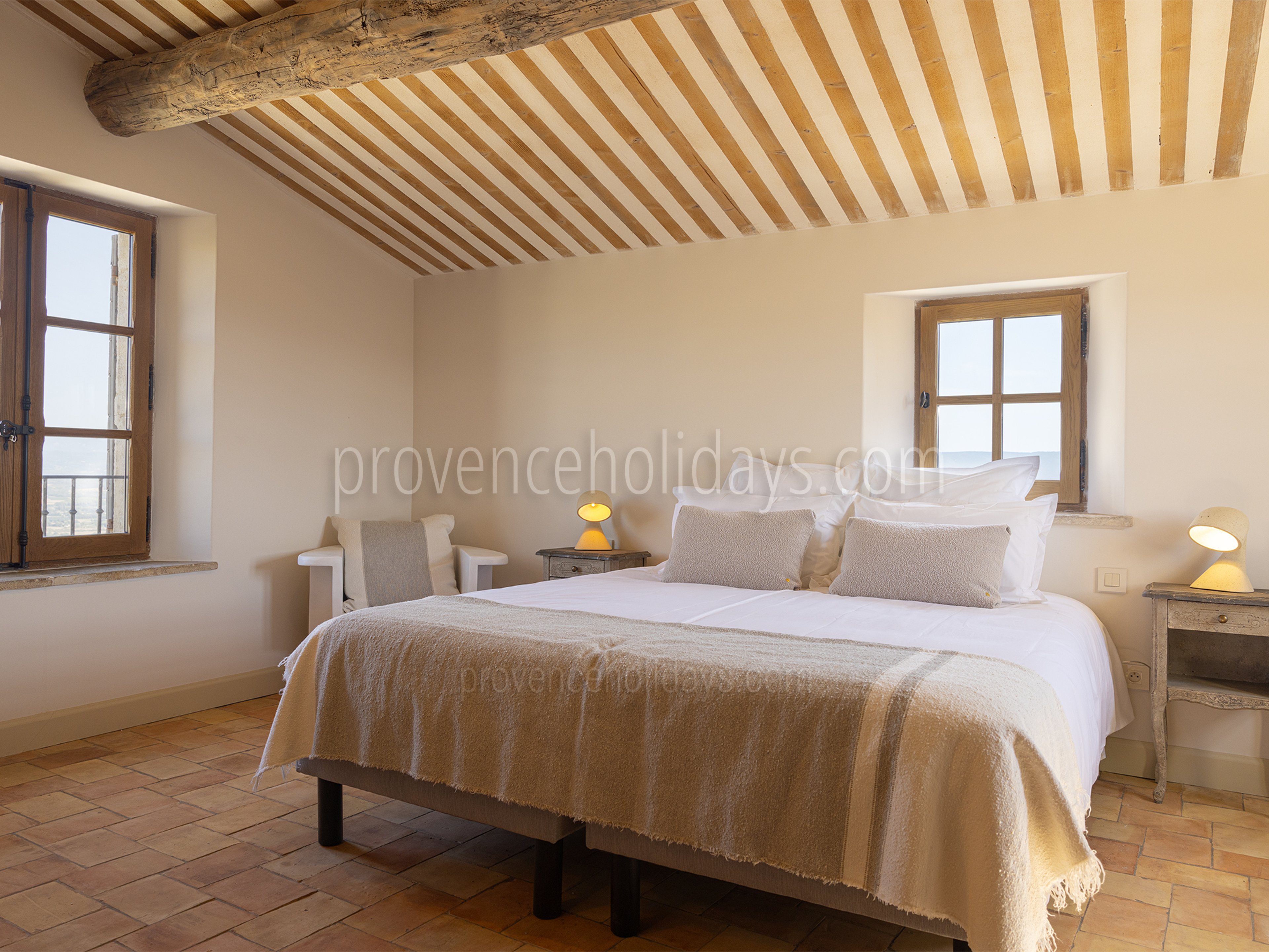 3 - Mas du Rocher: Villa: Bedroom