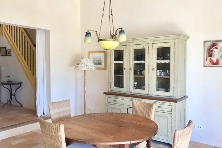 17 - Provence retrouvée: Villa: Interior