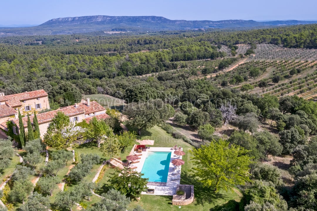 31 - Domaine de la Sainte Victoire: Villa: Exterior