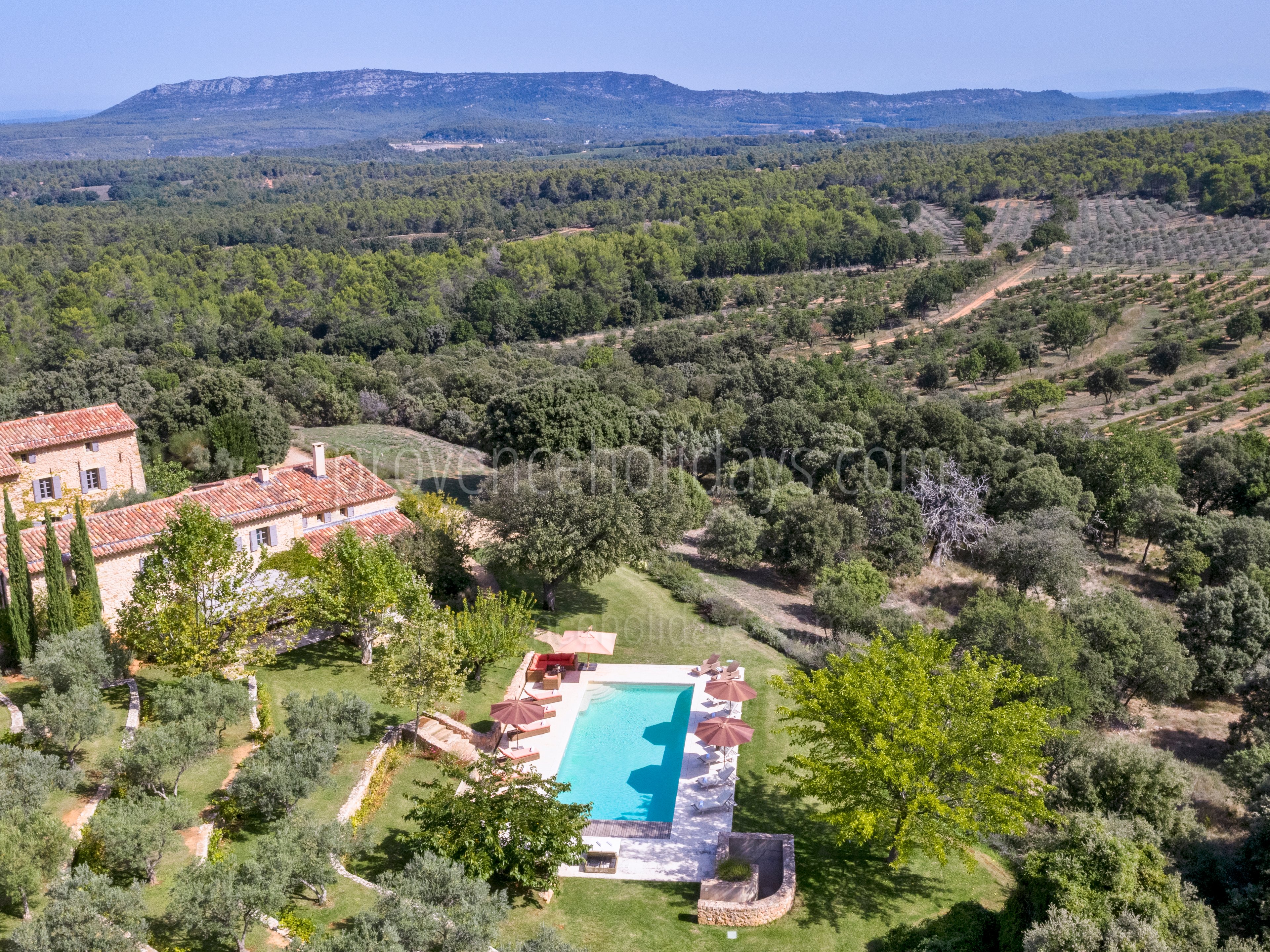31 - Domaine de la Sainte Victoire: Villa: Exterior