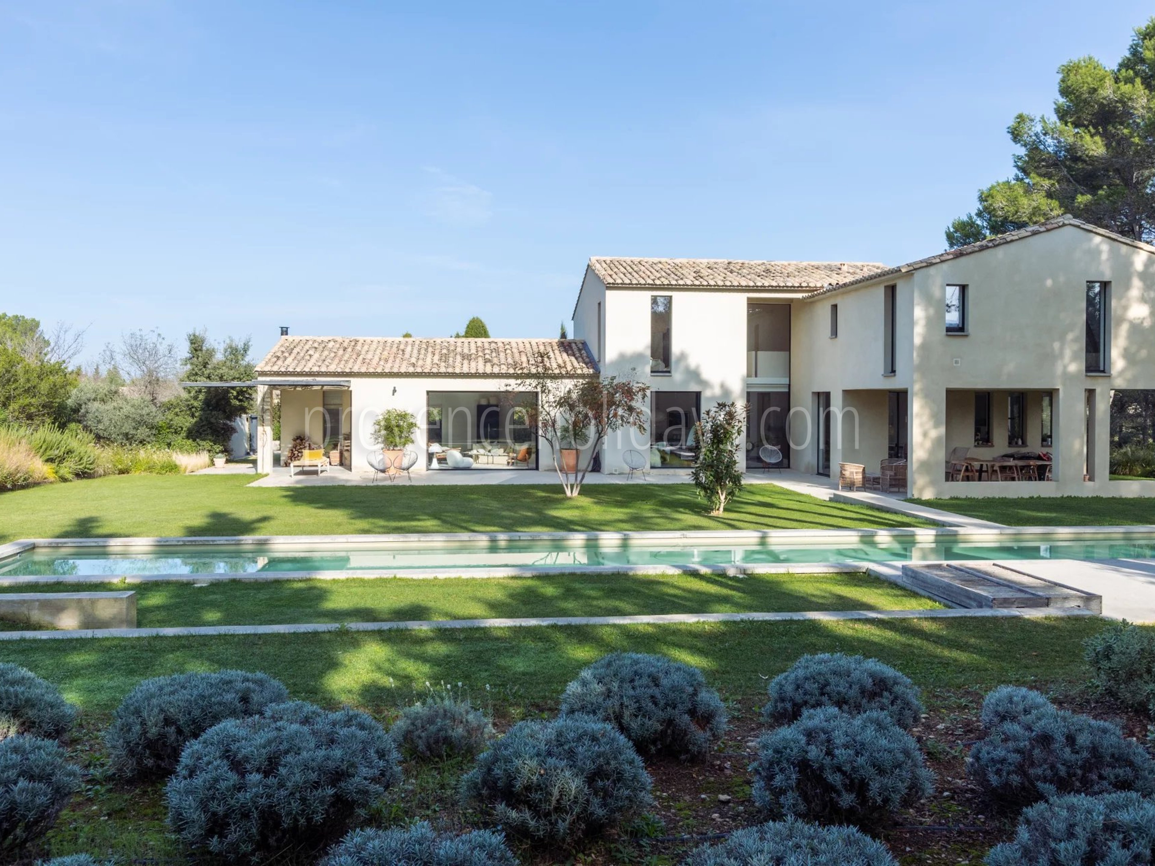 1 - Quiet house in Eygalières: Villa: Exterior