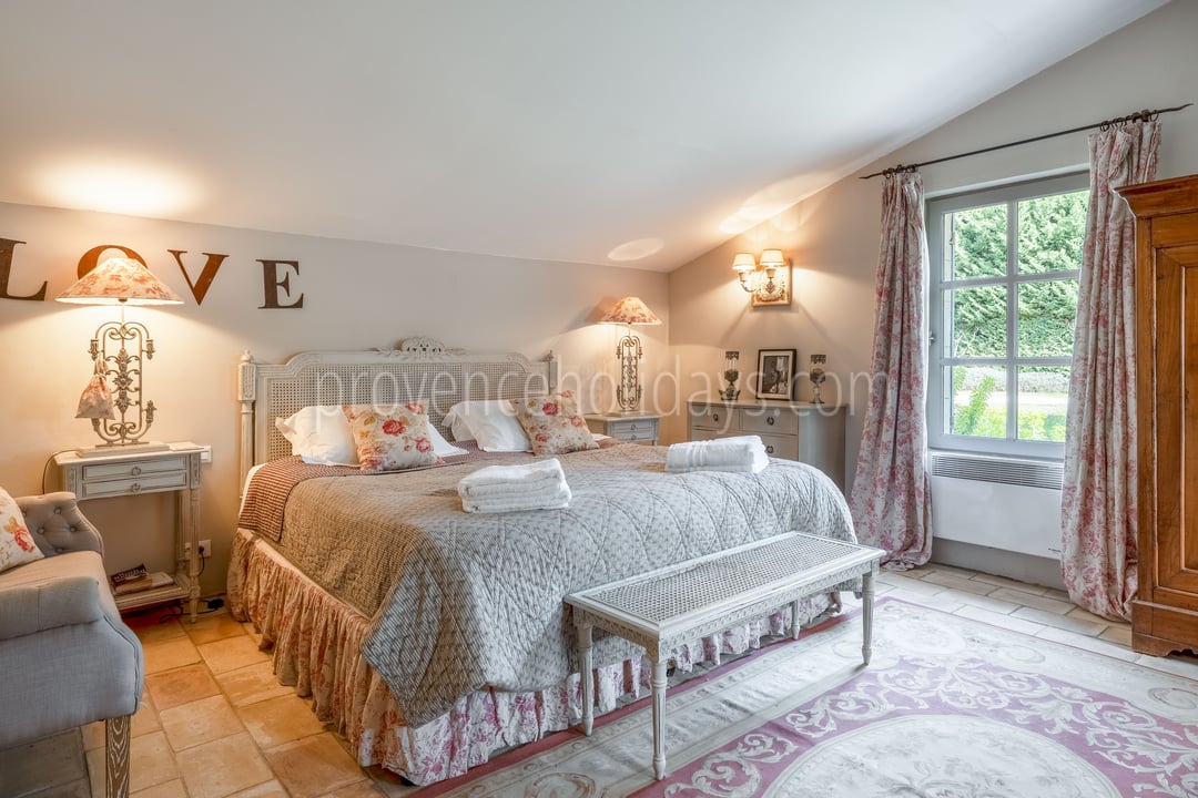 24 - Maison Paradou: Villa: Bedroom