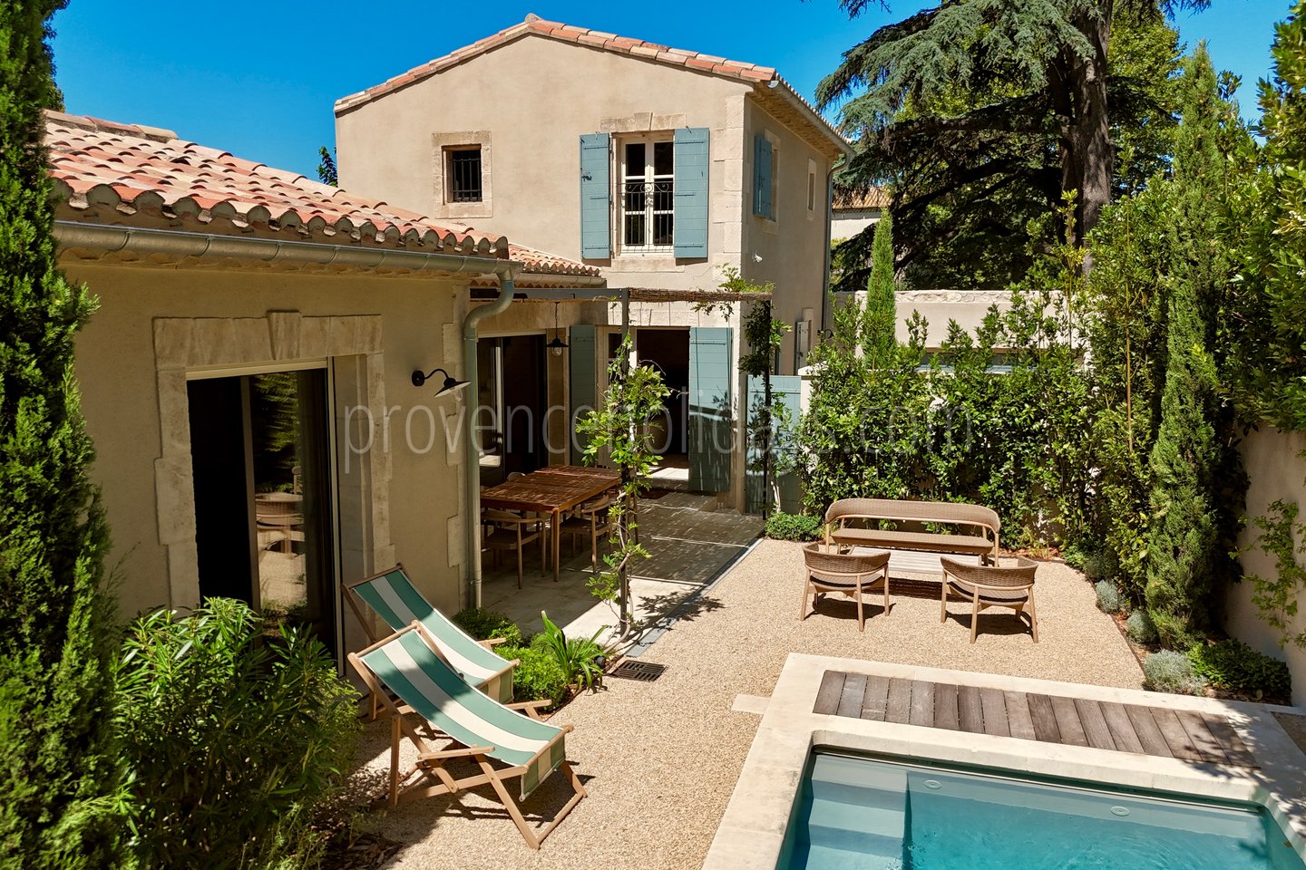 61 - La Saint-Rémoise: Villa: Exterior