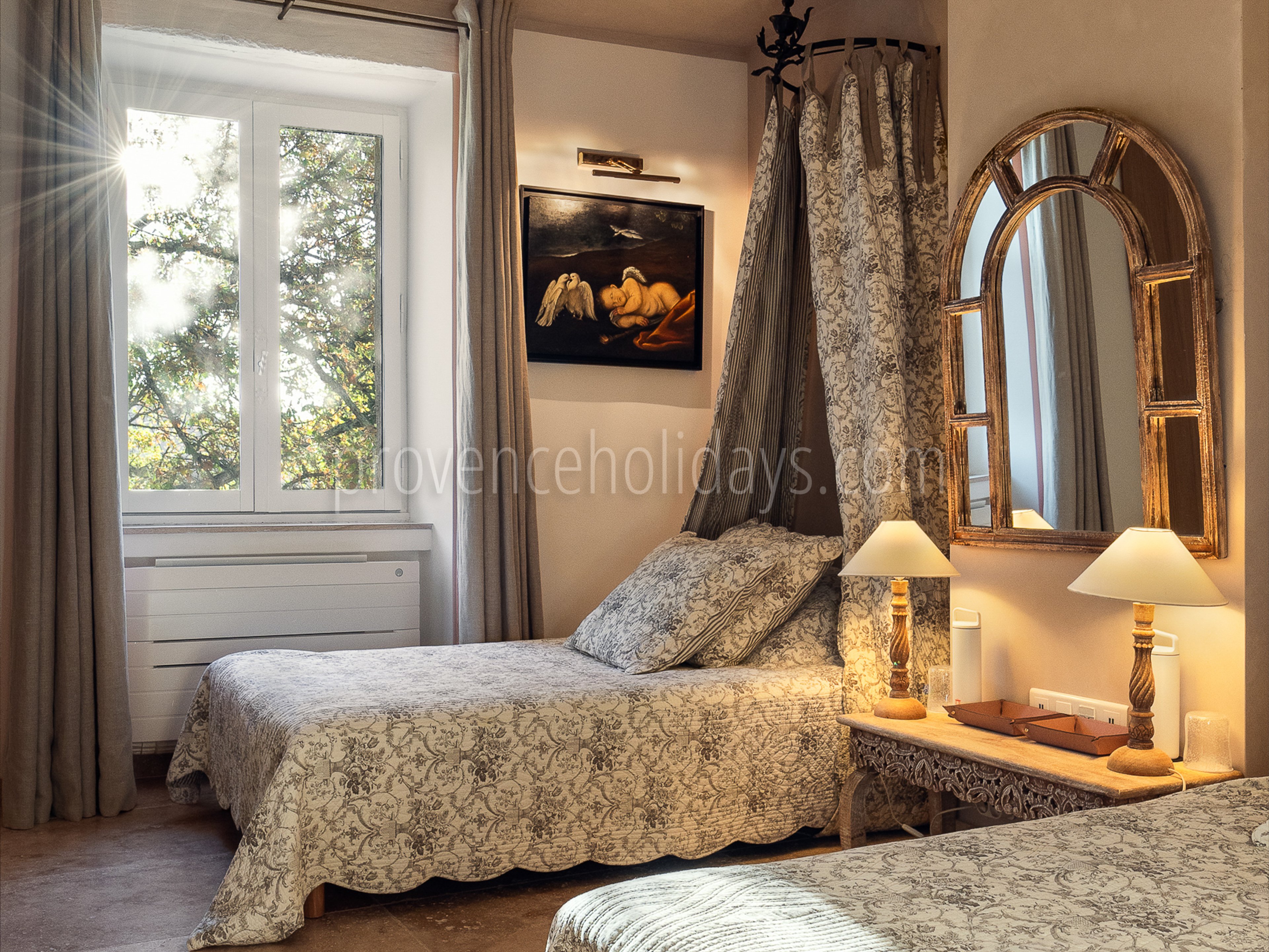 20 - Domaine Three Lakes: Villa: Bedroom