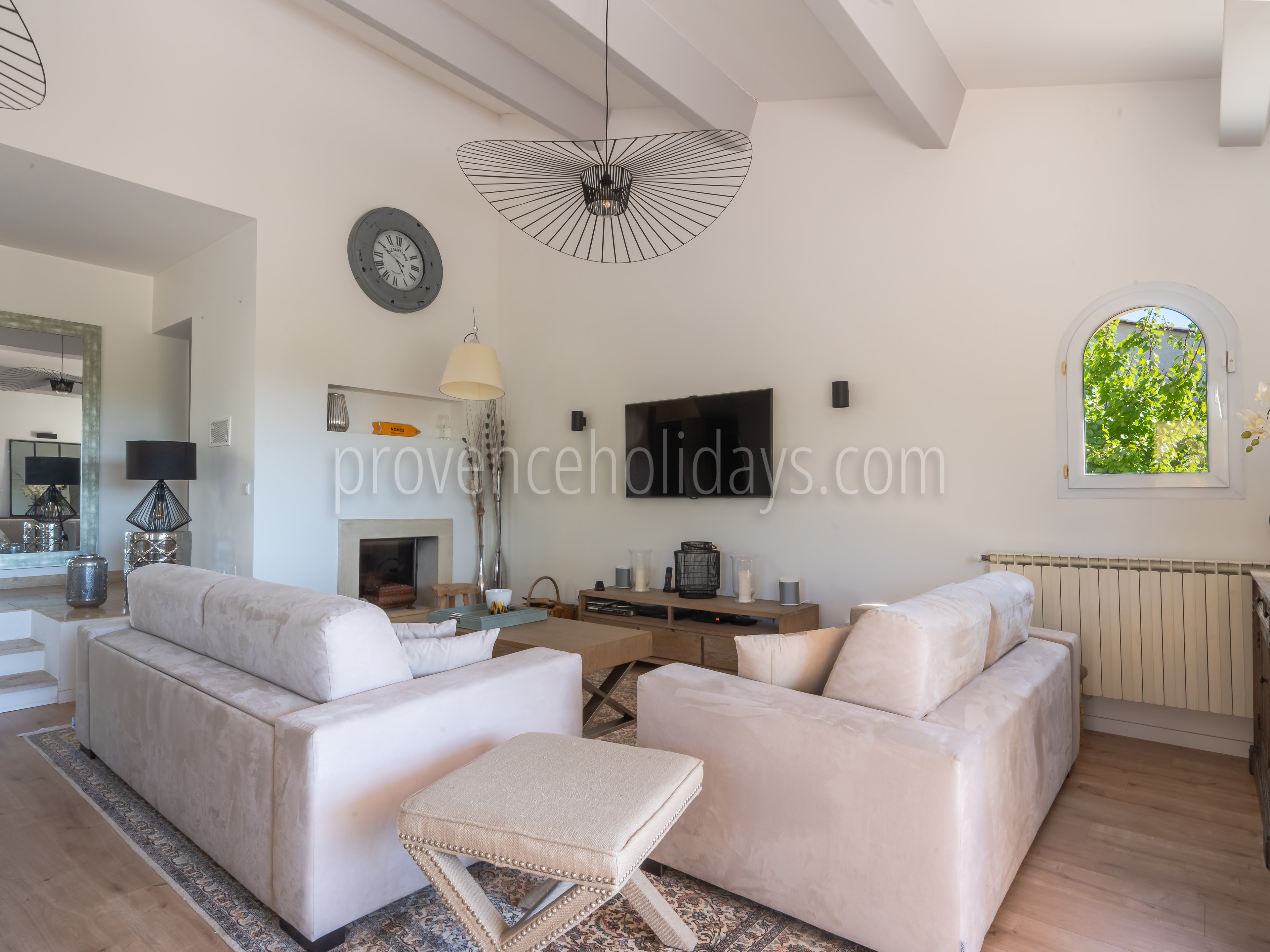 32 - La Pinède: Villa: Interior