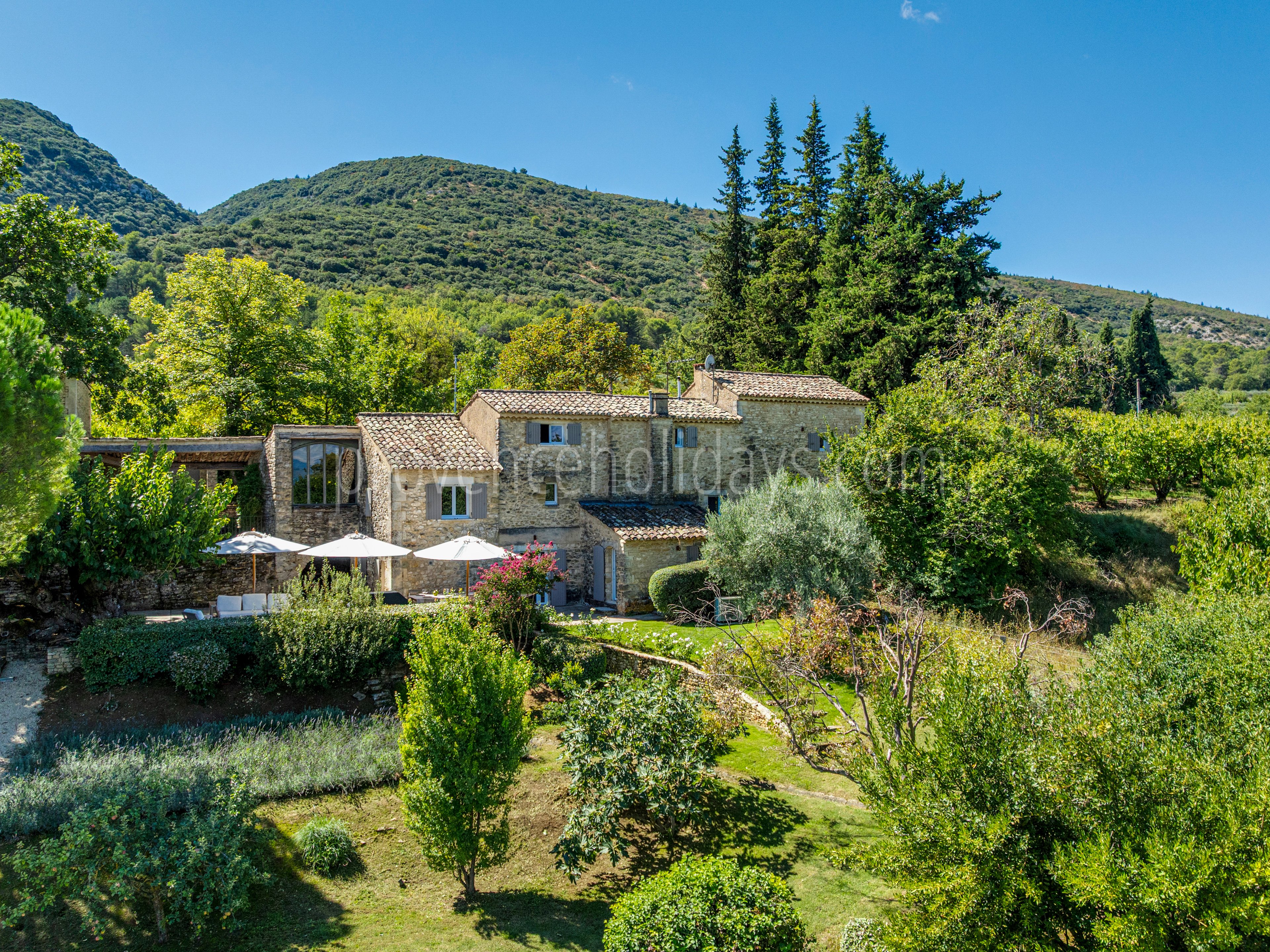 8 - Domaine des Pierres: Villa: Exterior