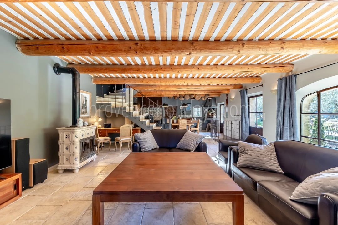 5 - Stone bastide in Cavaillon: Villa: Interior