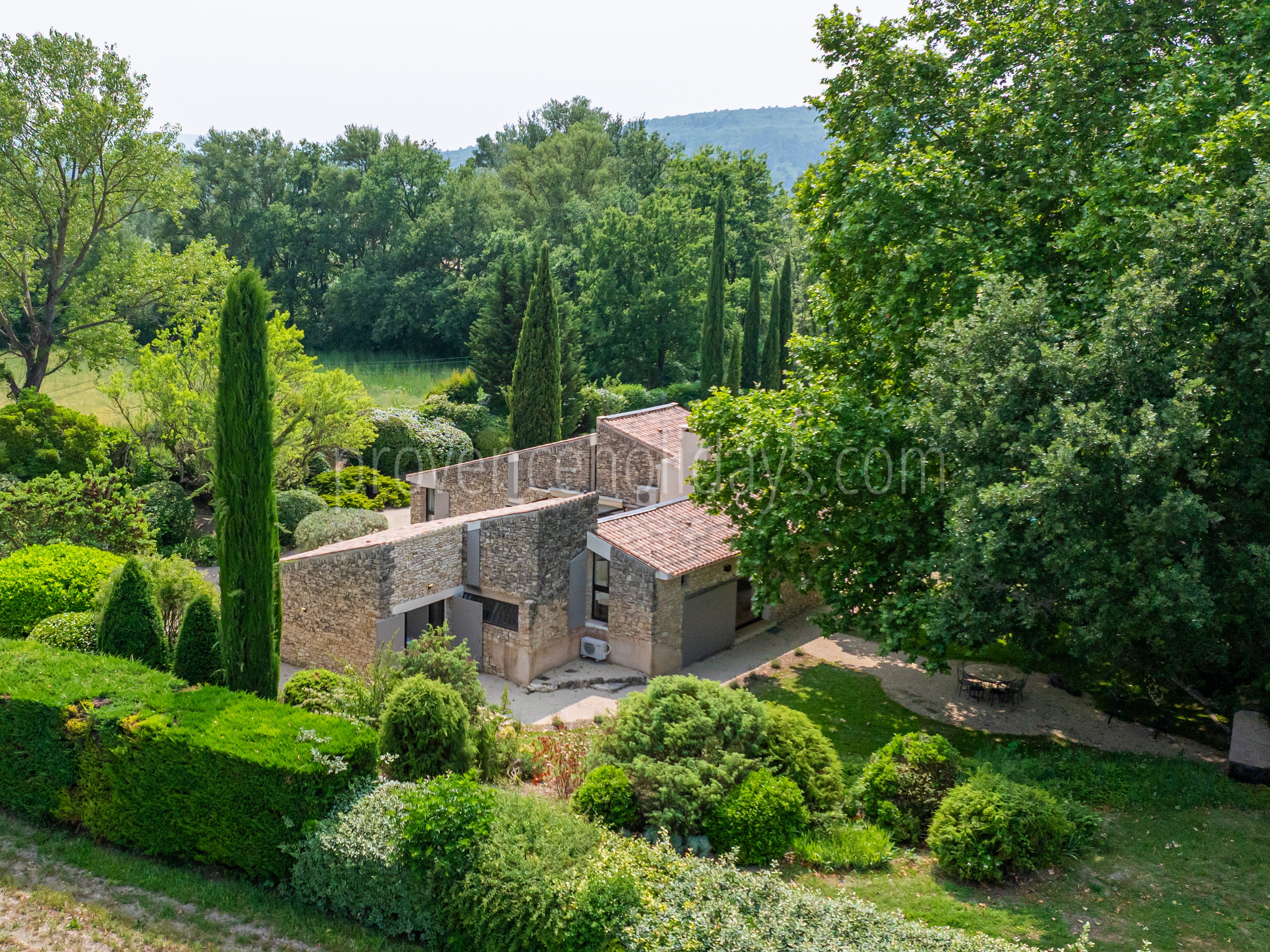 61 - Mas de la Rivière Secrète: Villa: Exterior