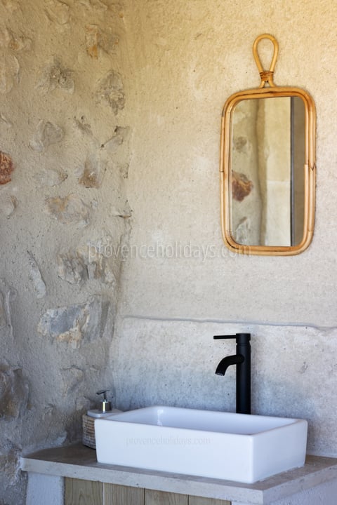 82 - Mas des Pommiers: Villa: Bathroom