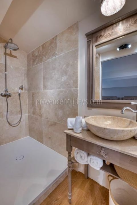 29 - Villa Daurèio: Villa: Bathroom