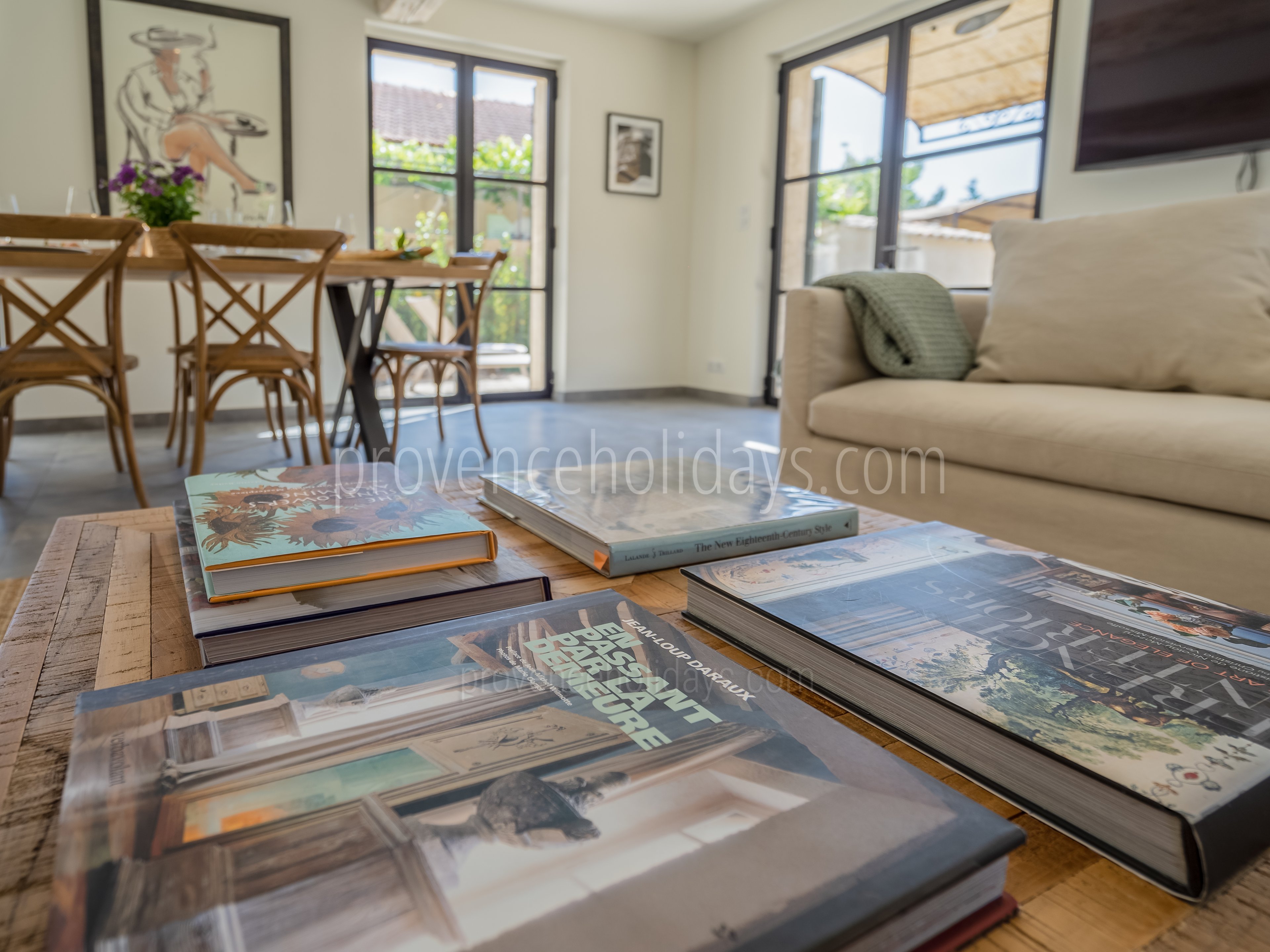 17 - Mas des Amandes: Villa: Interior