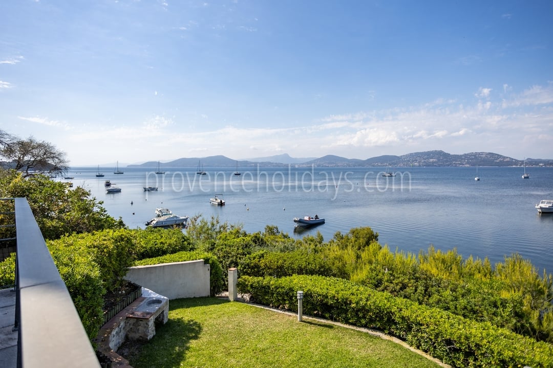 26 - Villa Giens: Villa: Exterior