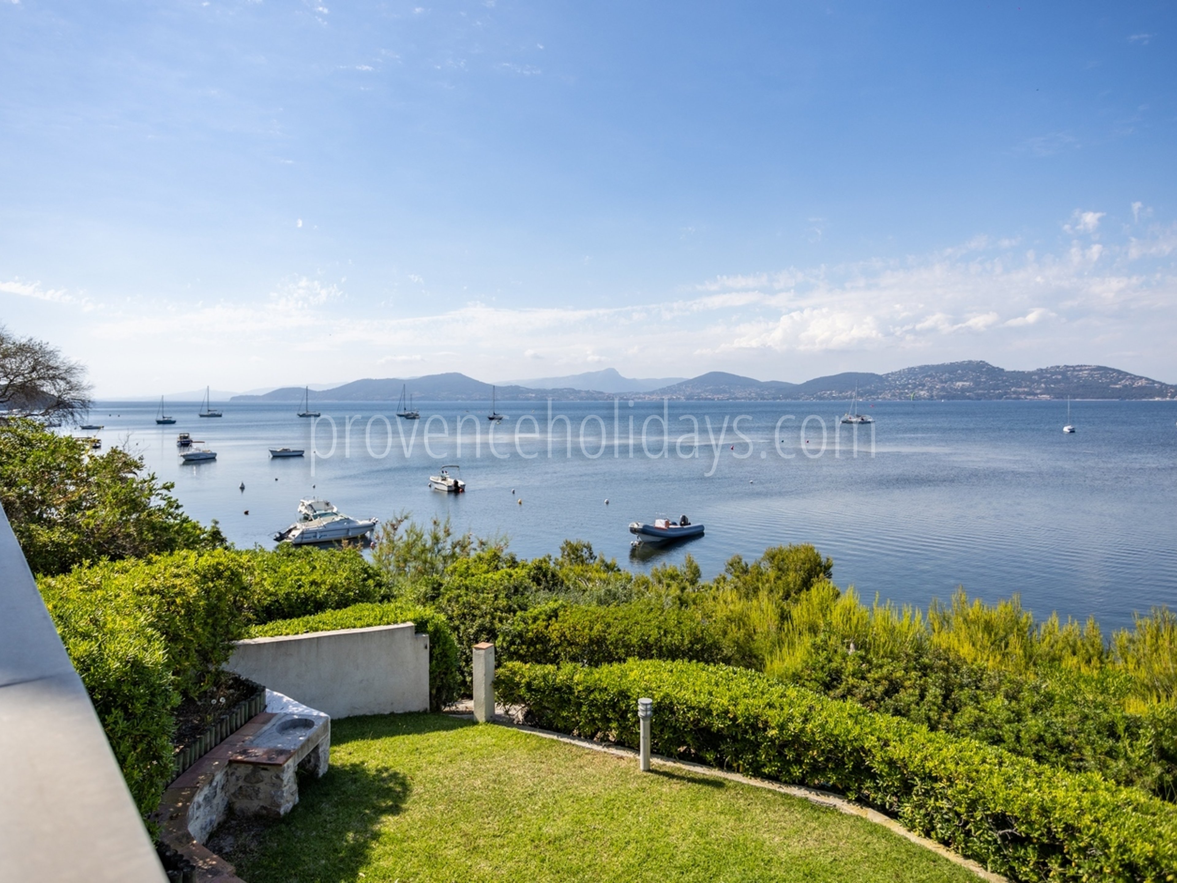 26 - Villa Giens: Villa: Exterior