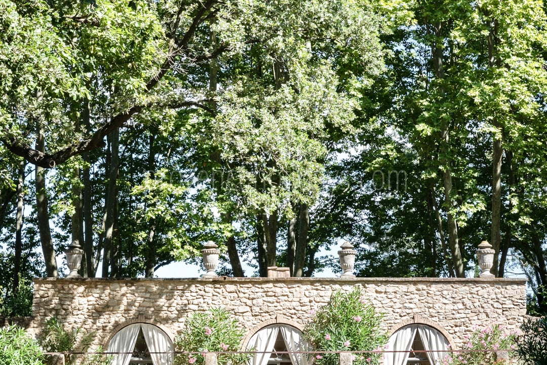 15 - Bastide des Alpilles: Villa: Exterior
