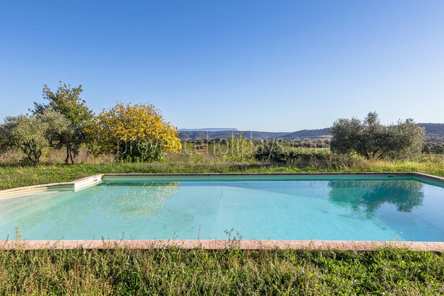 3 - Stone property in Cucuron: Villa: Pool