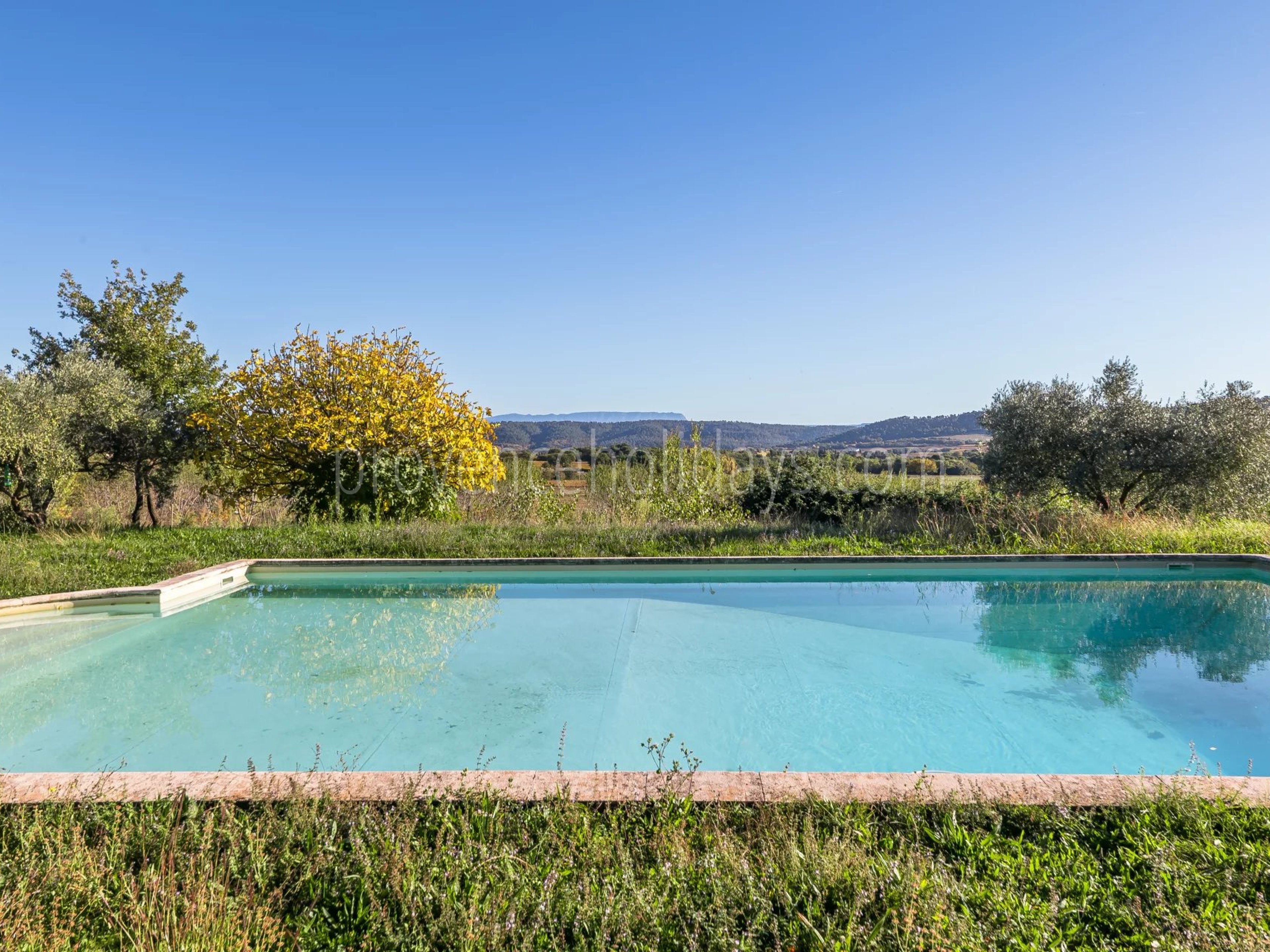 3 - Stone property in Cucuron: Villa: Pool