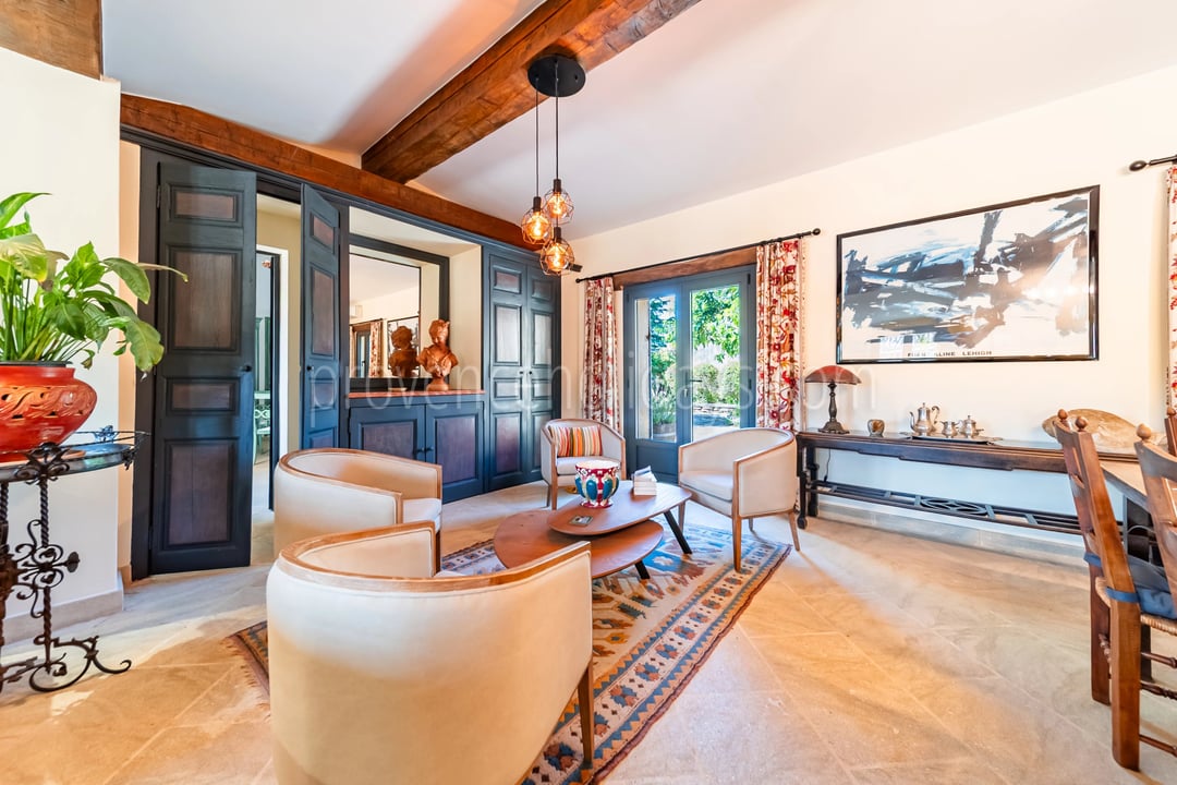 10 - Characterful mas in Bonnieux: Villa: Interior
