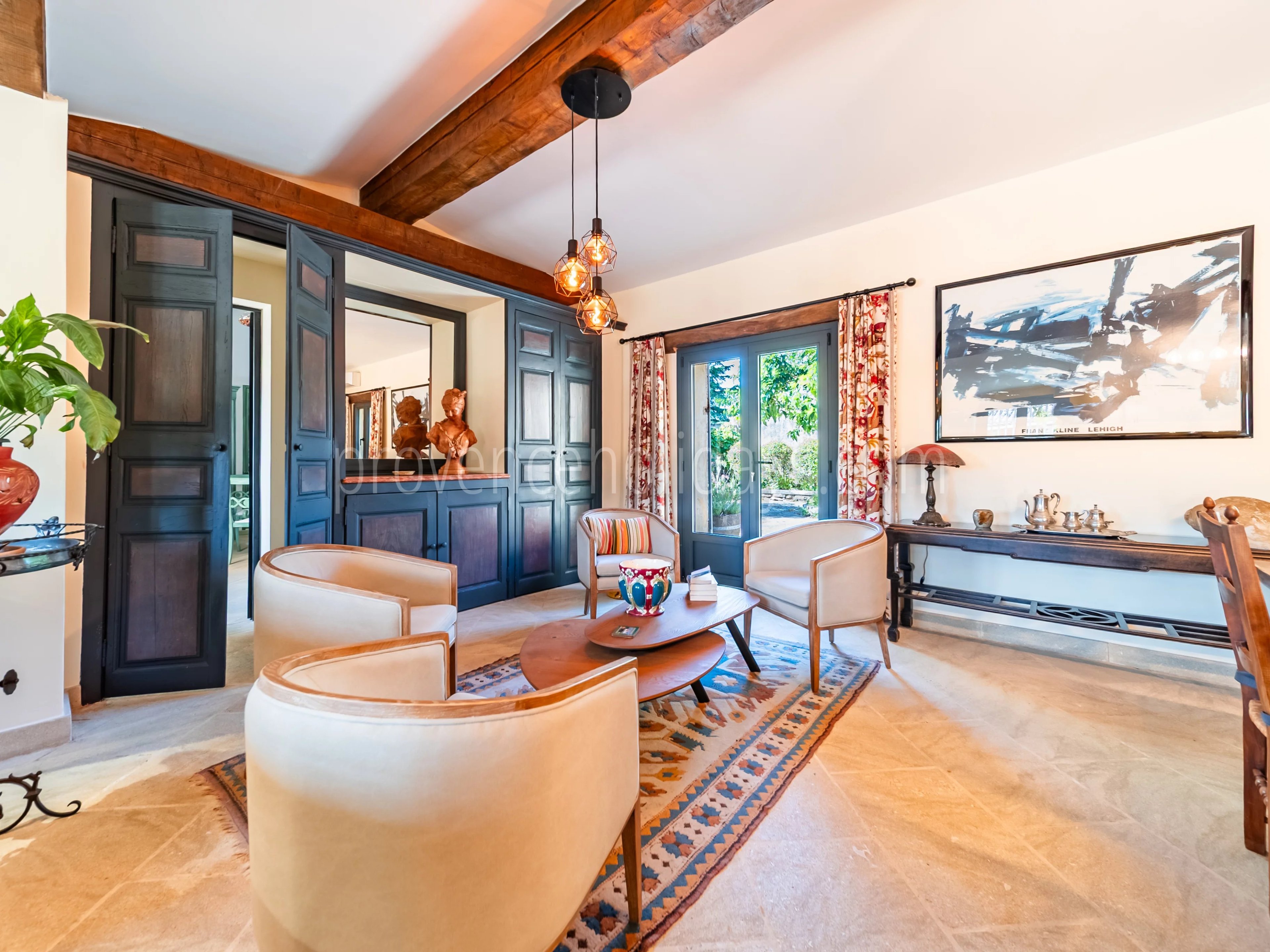 10 - Characterful mas in Bonnieux: Villa: Interior