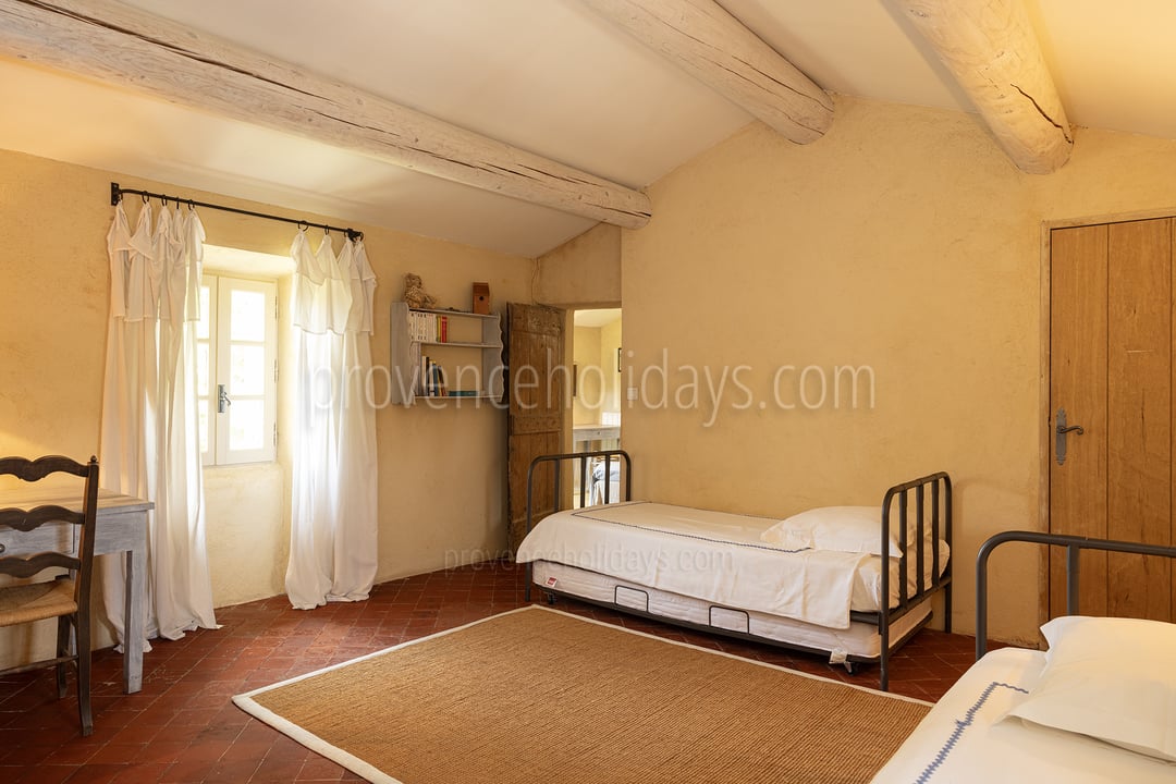 23 - Mas de Marguerite: Villa: Bedroom