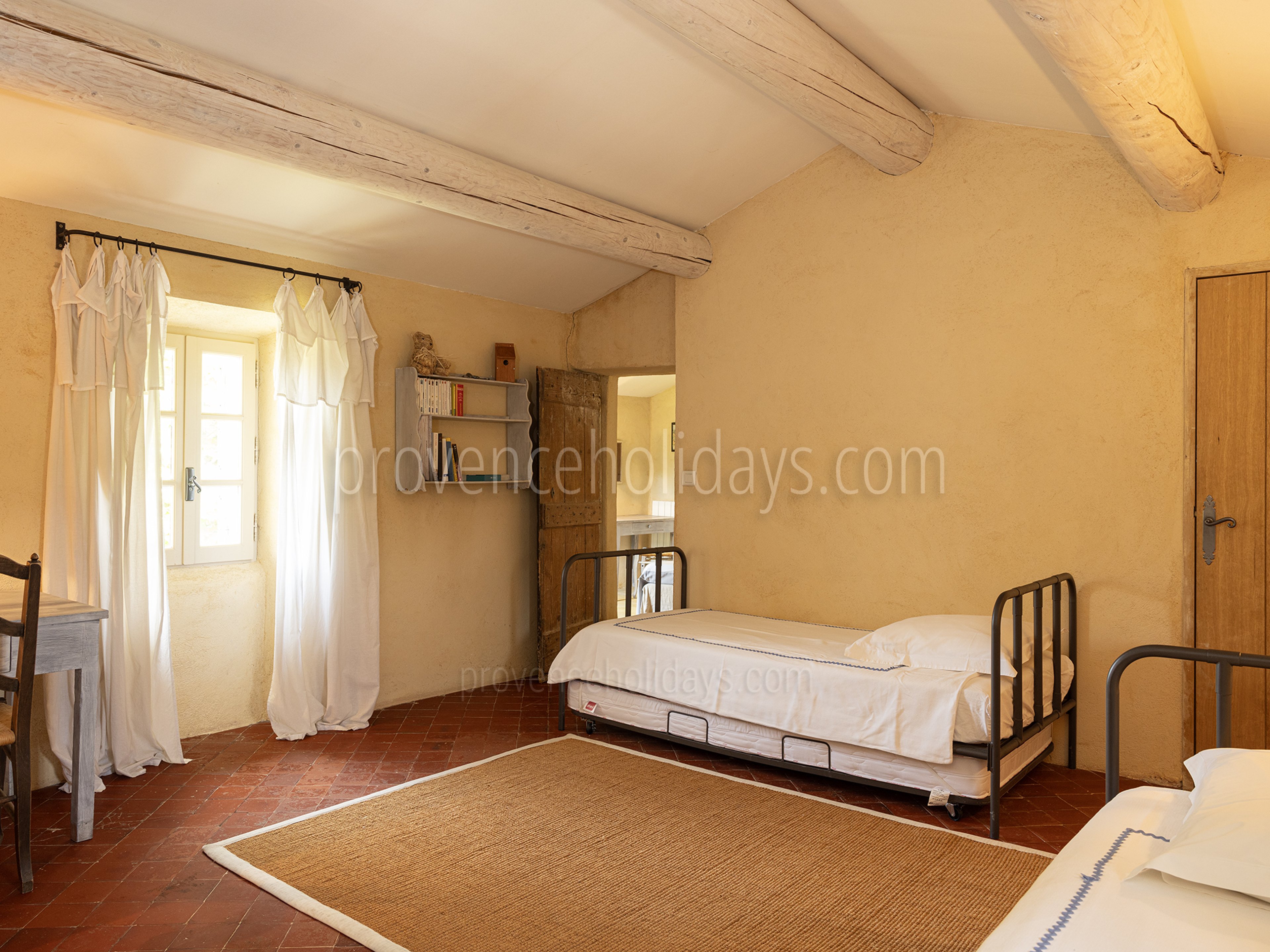 23 - Mas de Marguerite: Villa: Bedroom