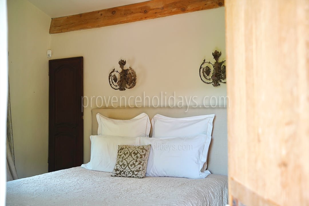 10 - Le Mazet des Collines: Villa: Bedroom 1