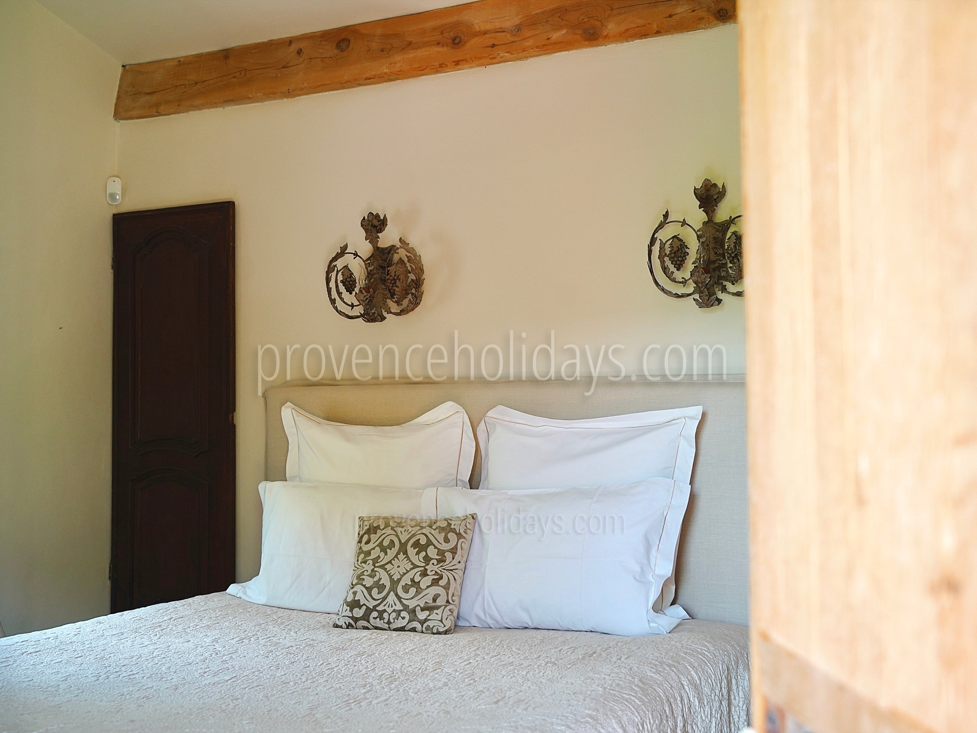 10 - Le Mazet des Collines: Villa: Bedroom 1