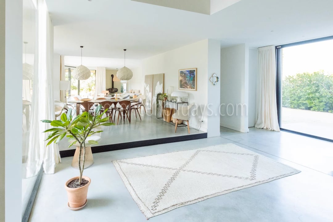 8 - Quiet house in Eygalières: Villa: Interior