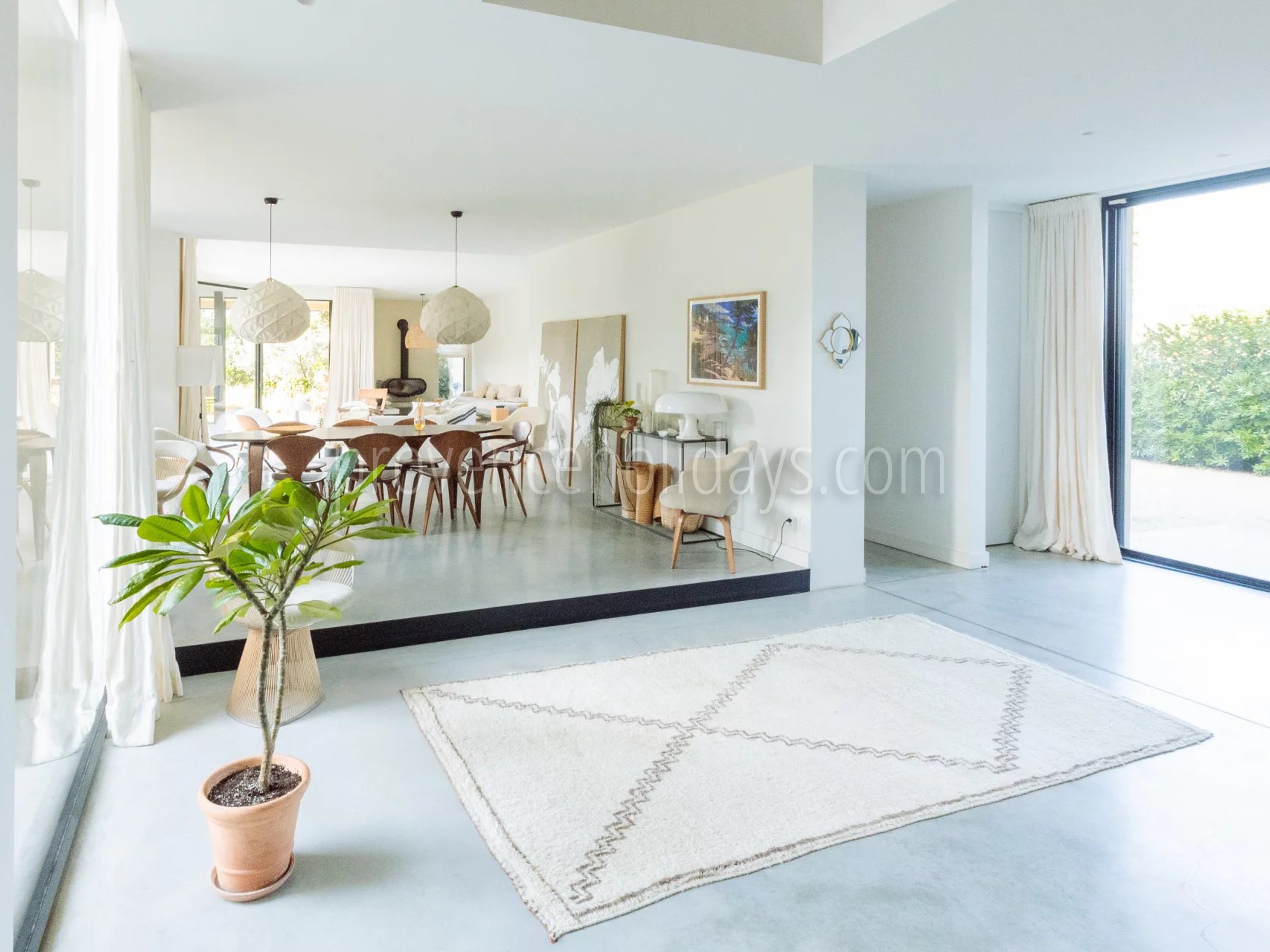 8 - Quiet house in Eygalières: Villa: Interior