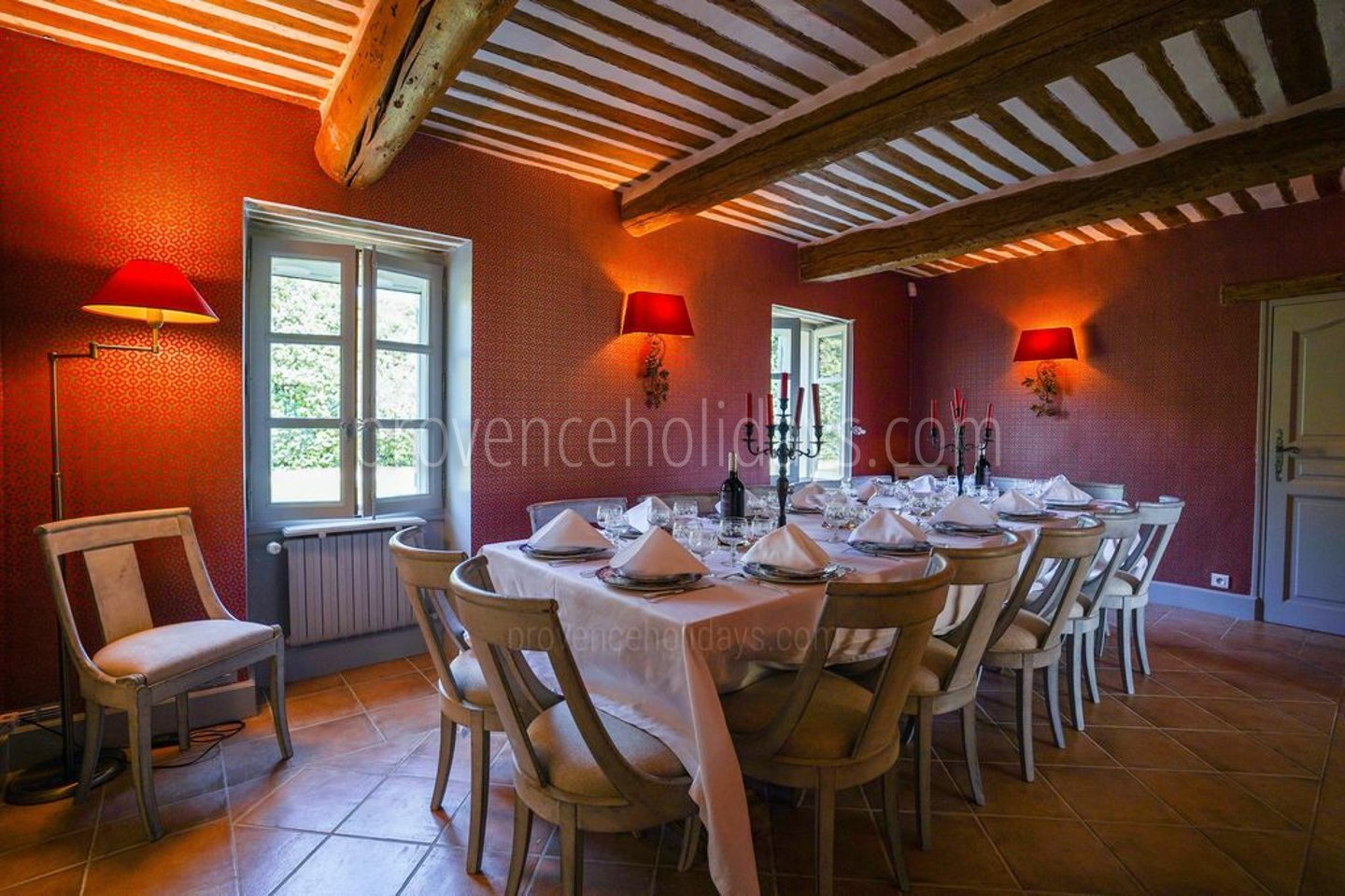 24 - Mas Saint-Andiol: Villa: Interior