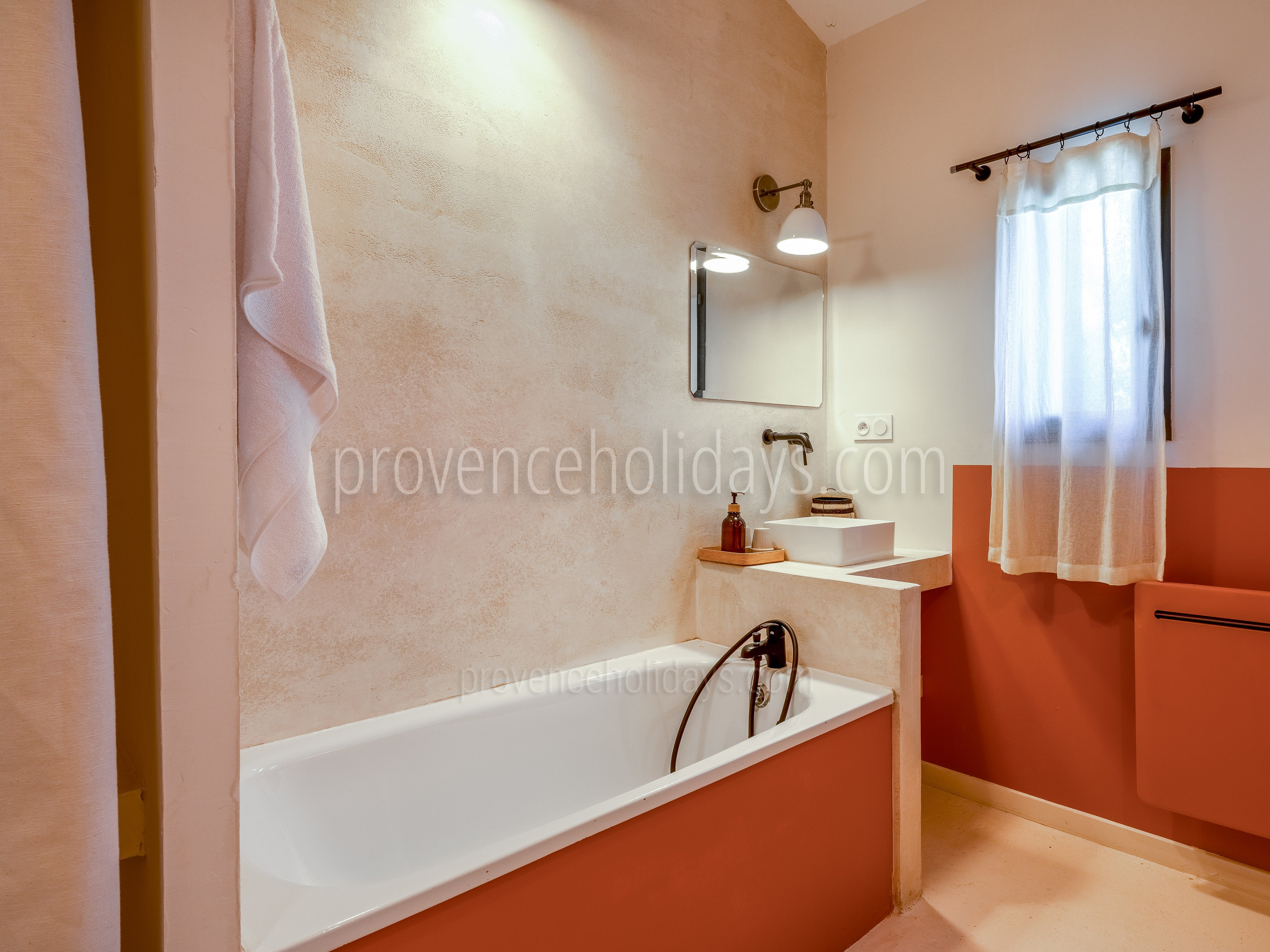 31 - La Terrasse Provençale: Villa: Bathroom