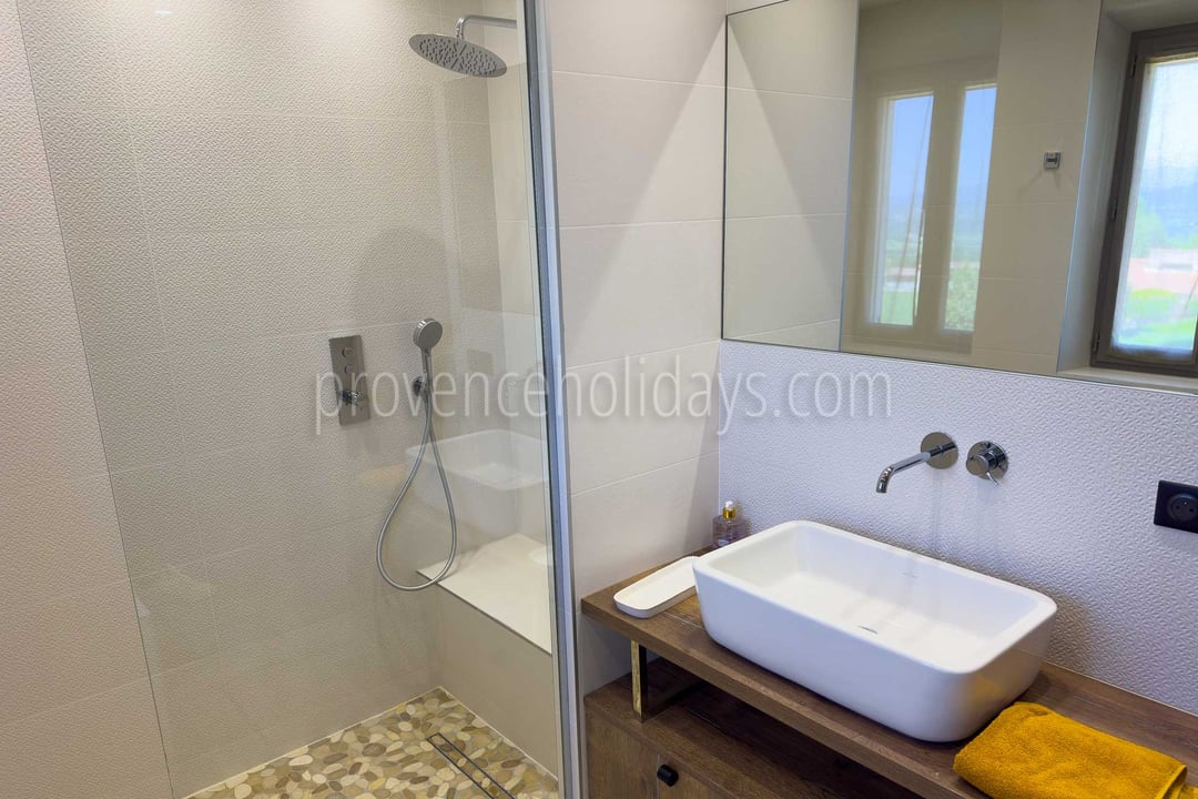 12 - Villa Céleste: Villa: Bathroom