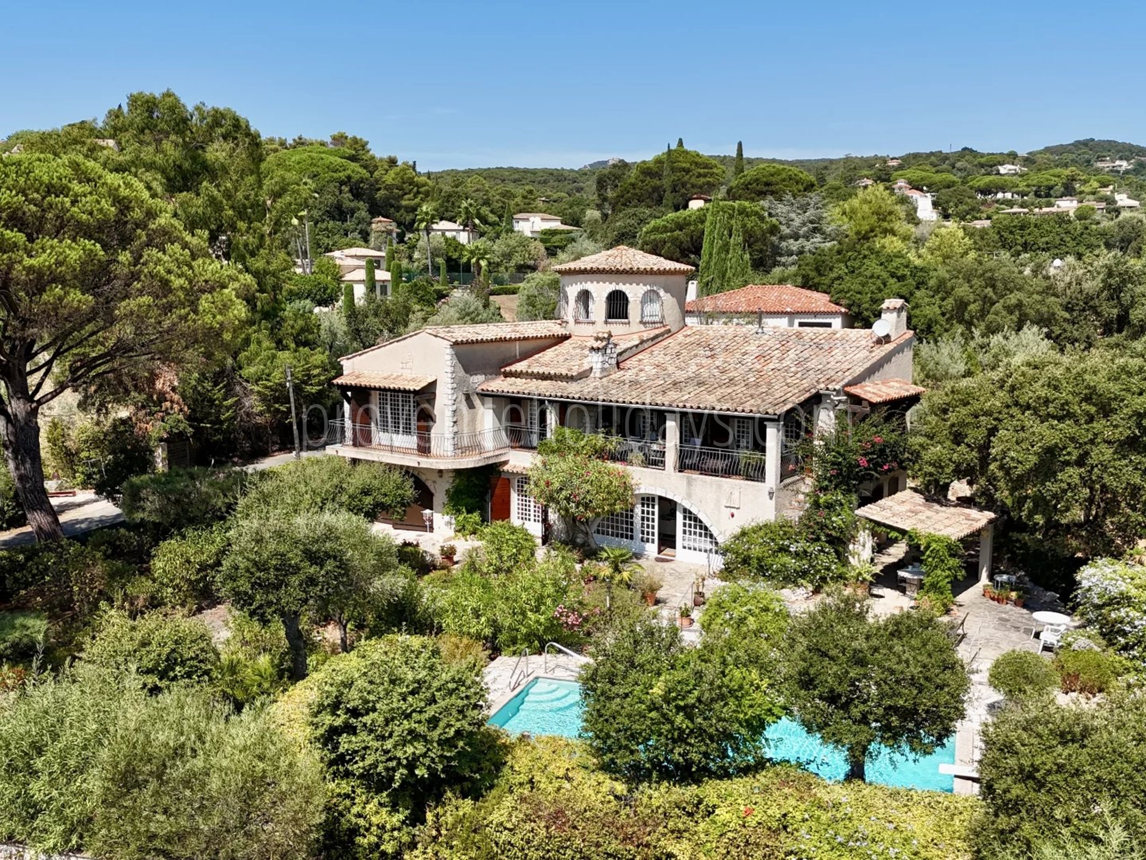 7 - Bastide de caractère à Grimaud: Villa: Exterior