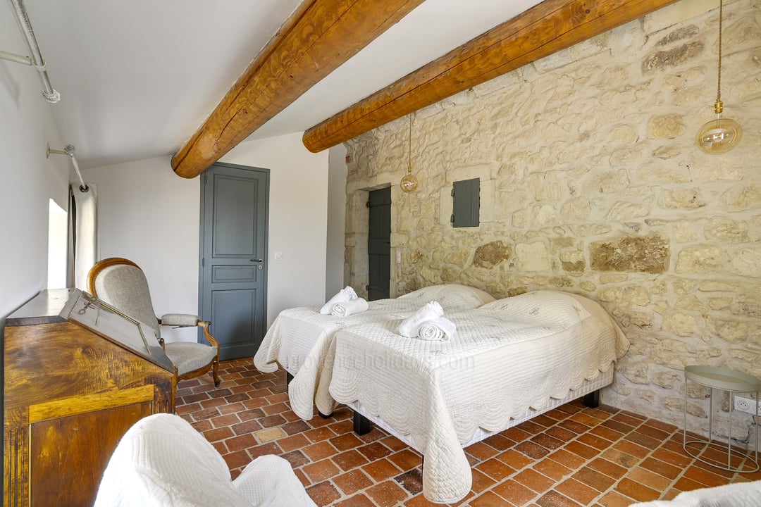 23 - Mas Alpilles: Villa: Bedroom