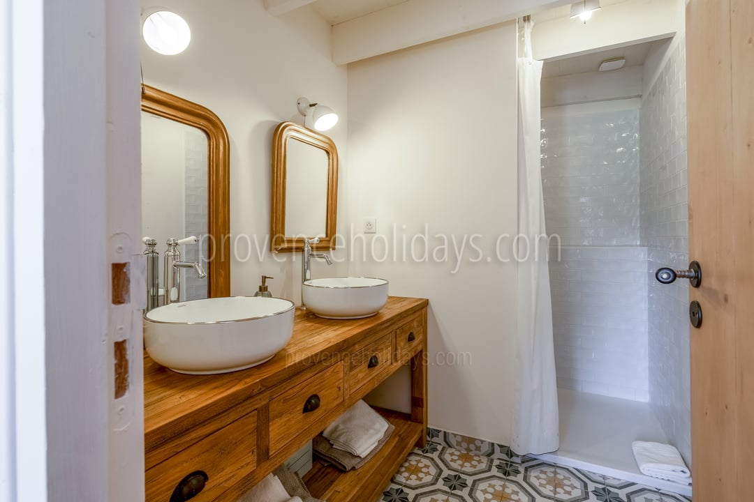 30 - Maison du Grès: Villa: Bathroom