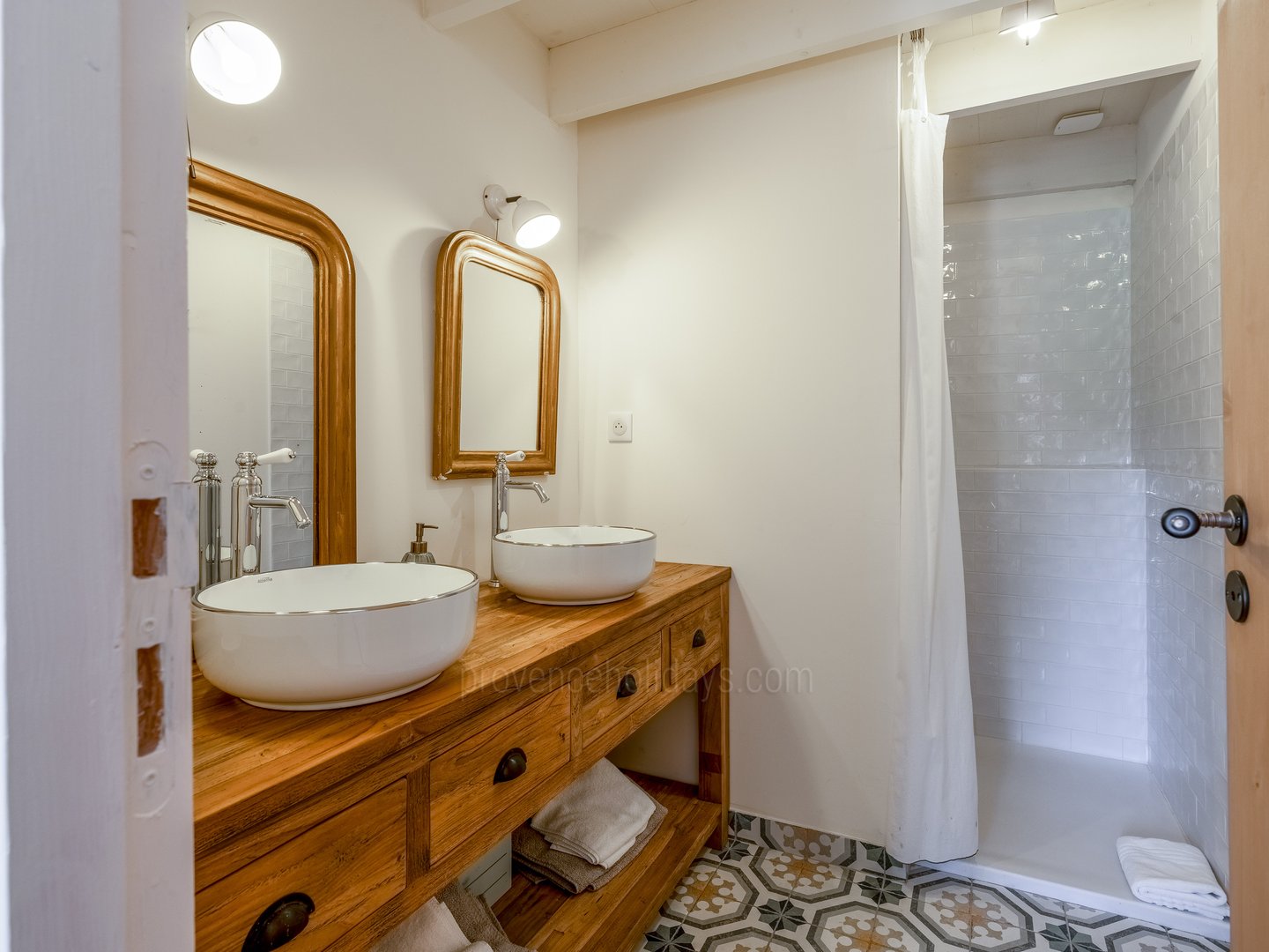 30 - Maison du Grès: Villa: Bathroom