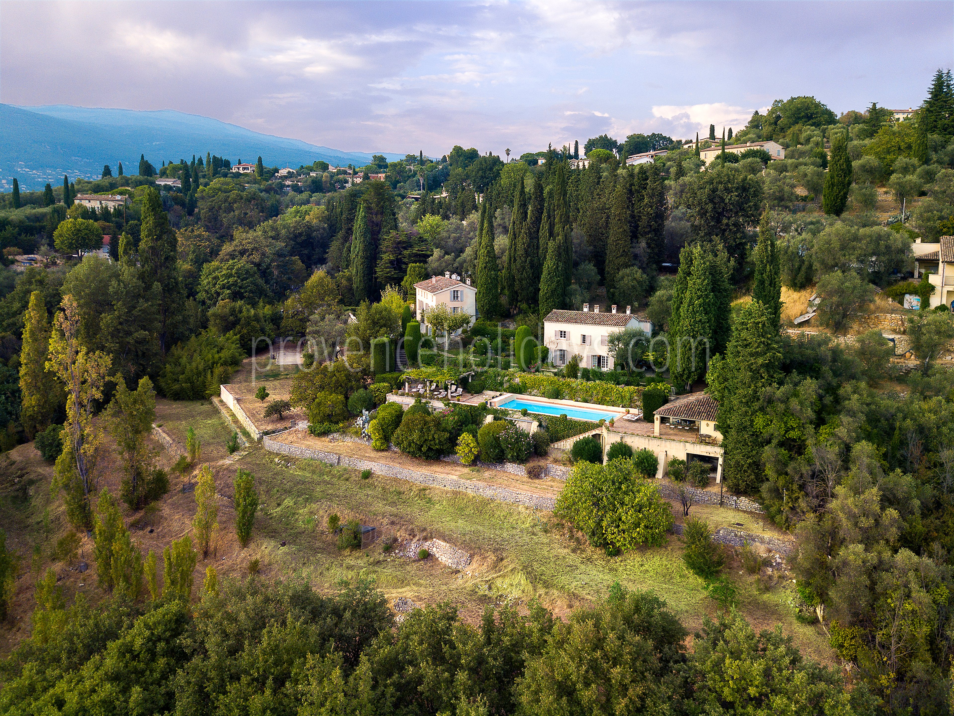 3 - Domaine Alta Vista: Villa: Exterior
