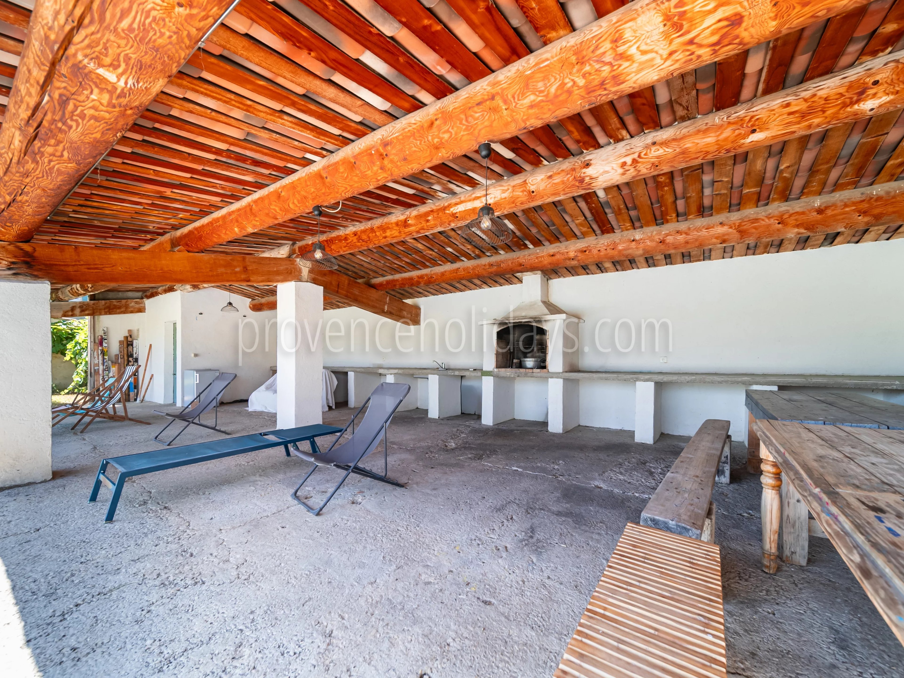 11 - Characterful mas in Cavaillon: Villa: Exterior