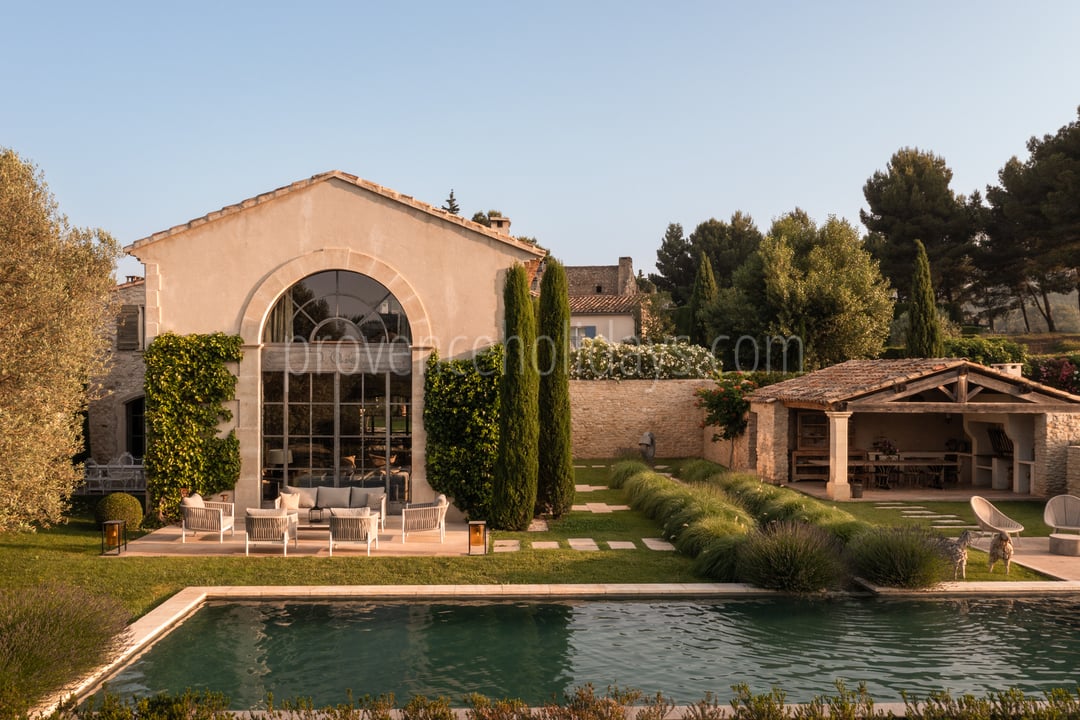 39 - La Bastide de Maussane: Villa: Pool