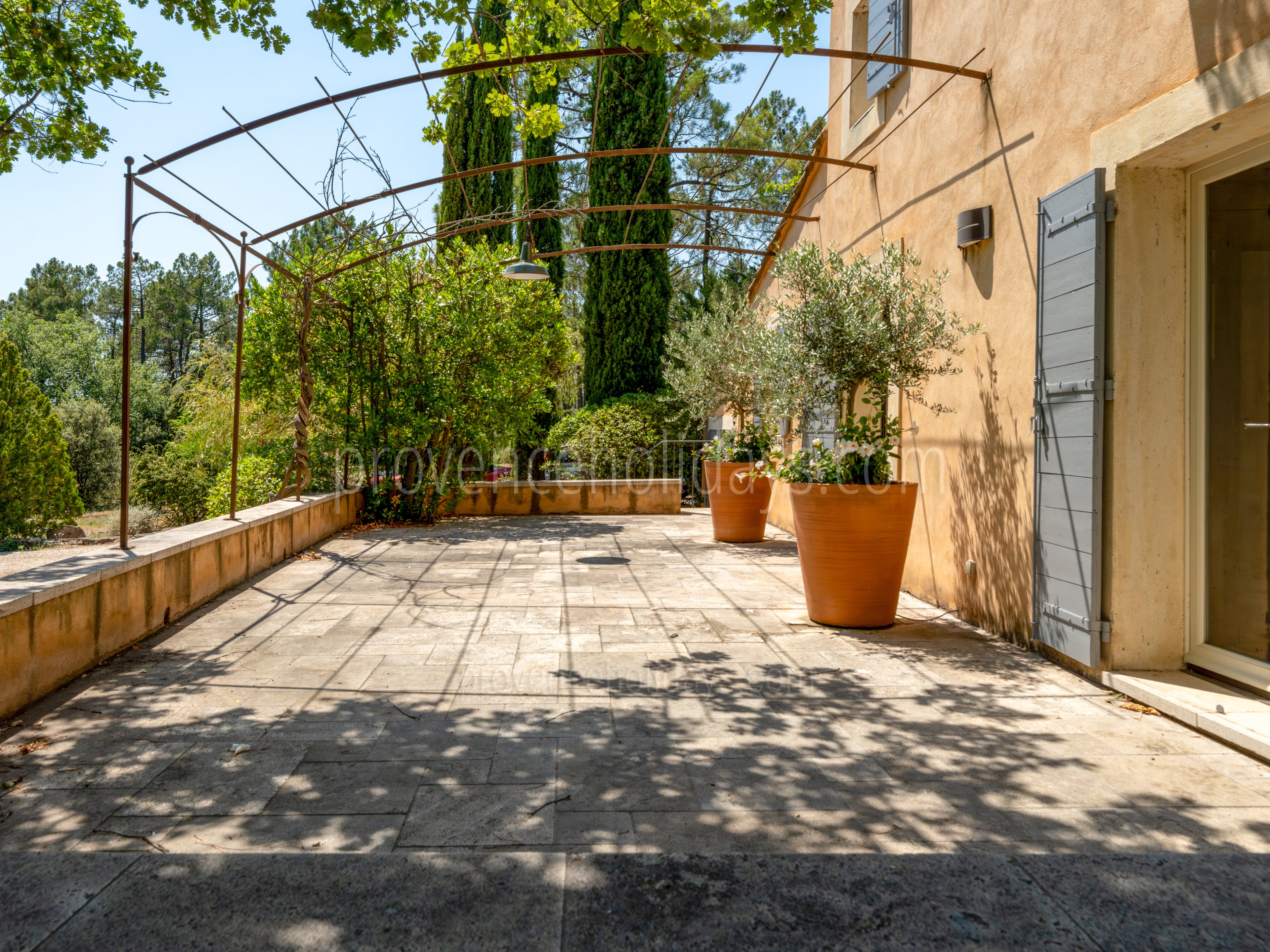 29 - La Maison des Ocres: Villa: Exterior